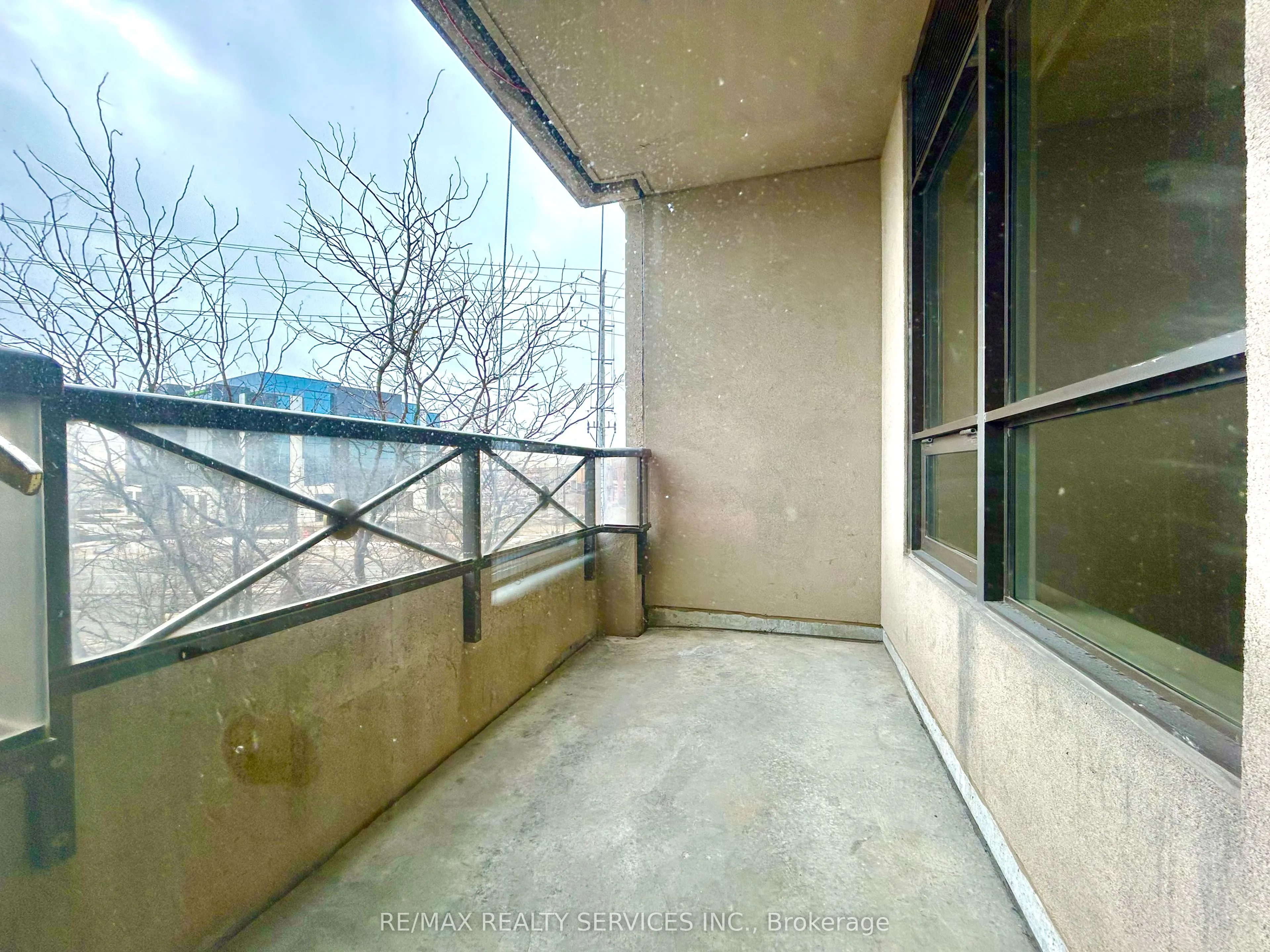 9225 Jane Street, #303