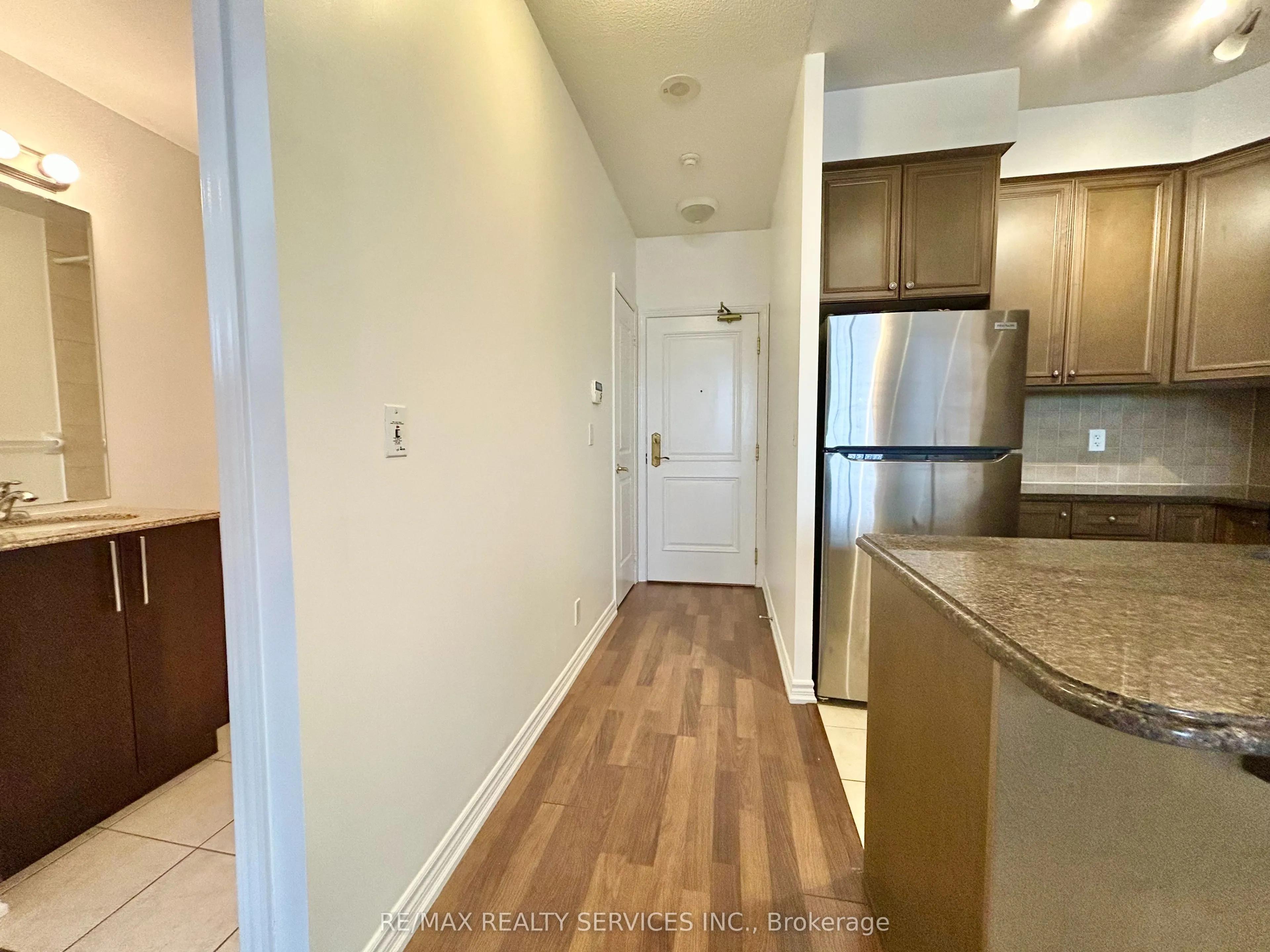 9225 Jane Street, #303
