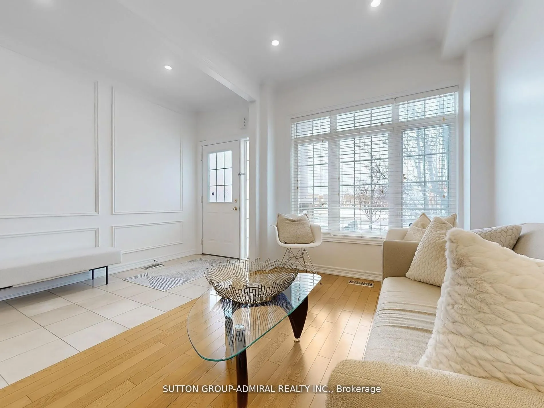 9241 Bathurst Street, #5