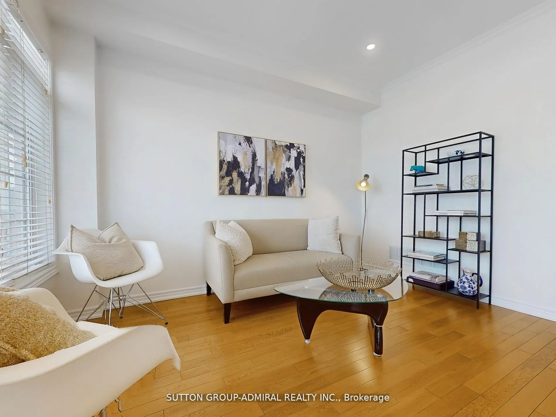9241 Bathurst Street, #5