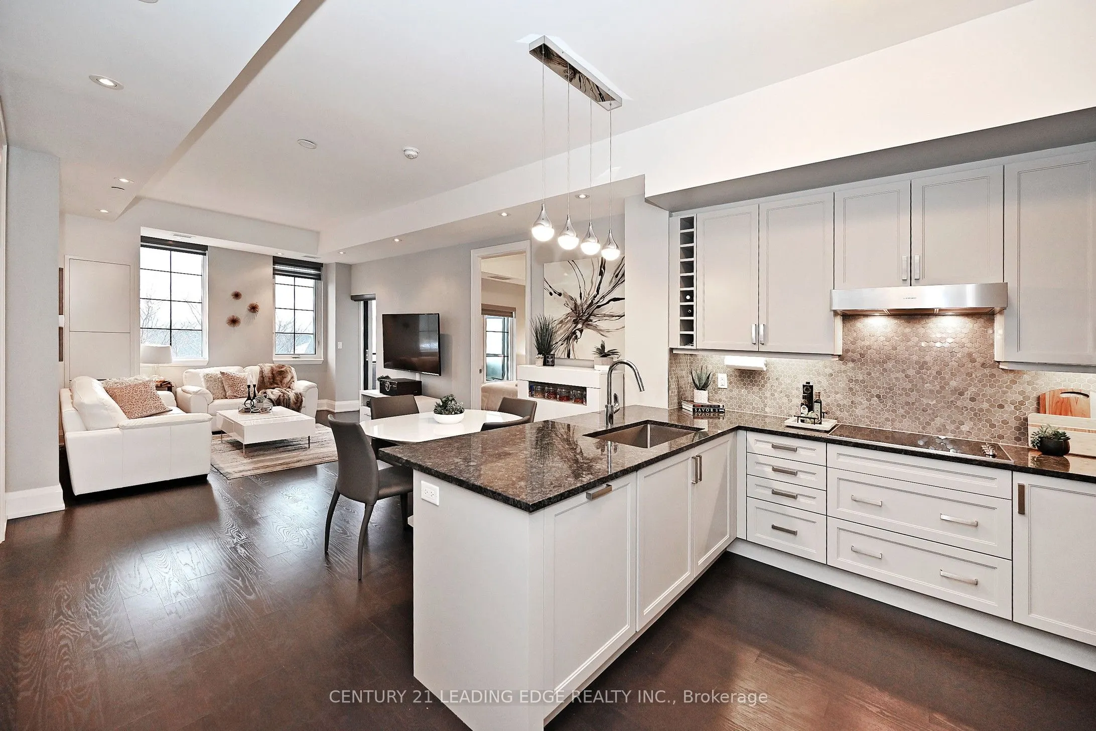 20 Fred Varley Drive, #324