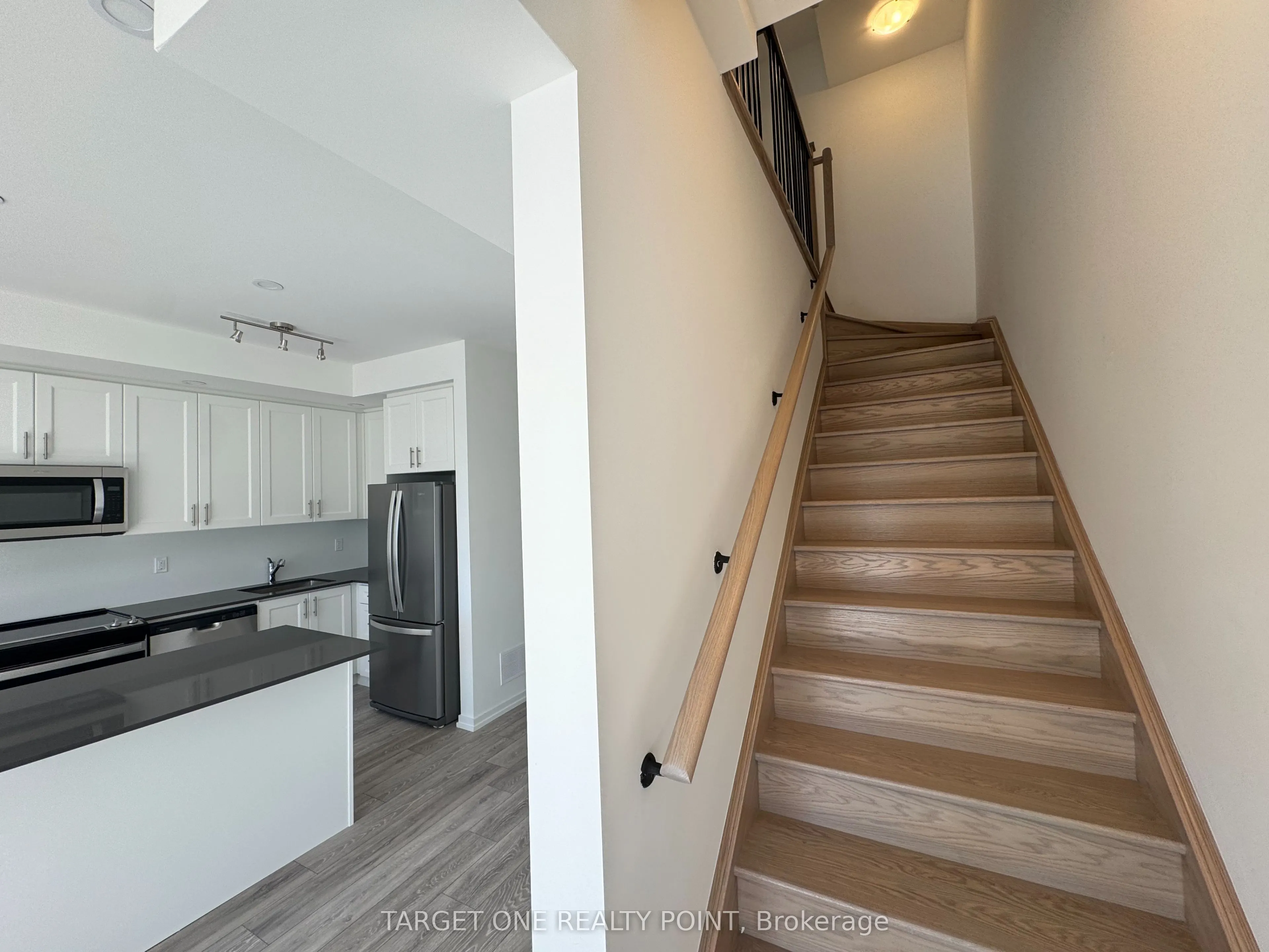 24 Lytham Green Circ Circle, #4