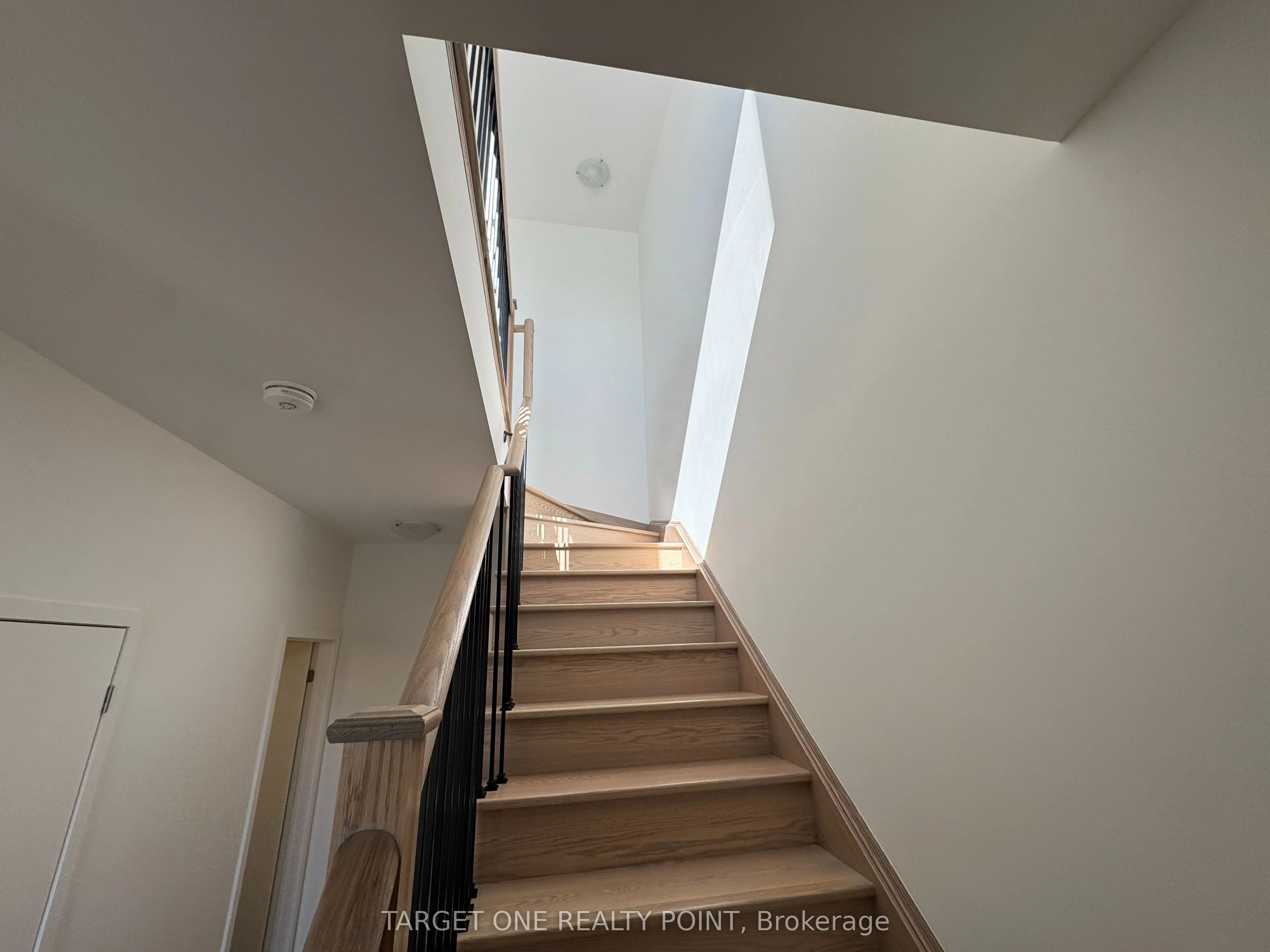 24 Lytham Green Circ Circle, #4