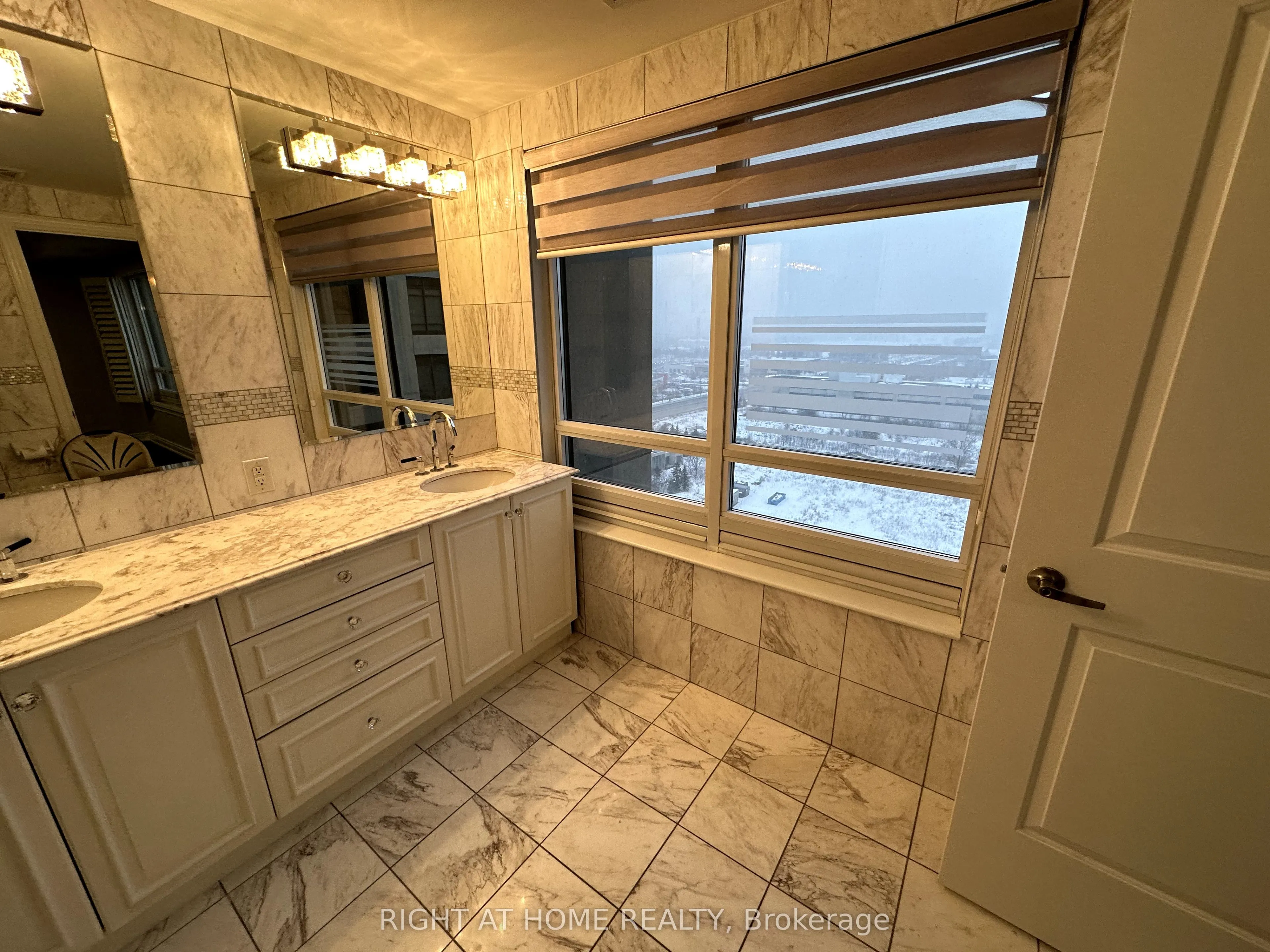 9245 Jane Street, #1604