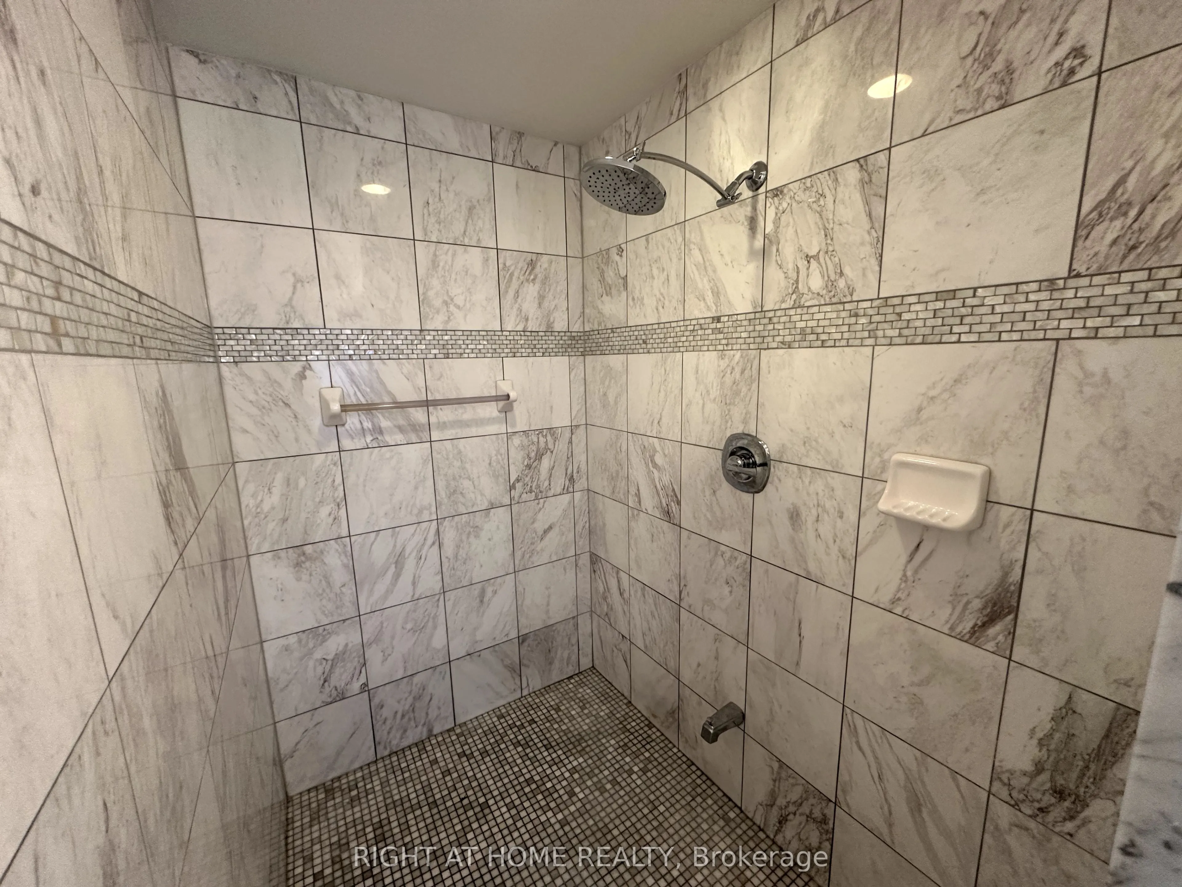 9245 Jane Street, #1604