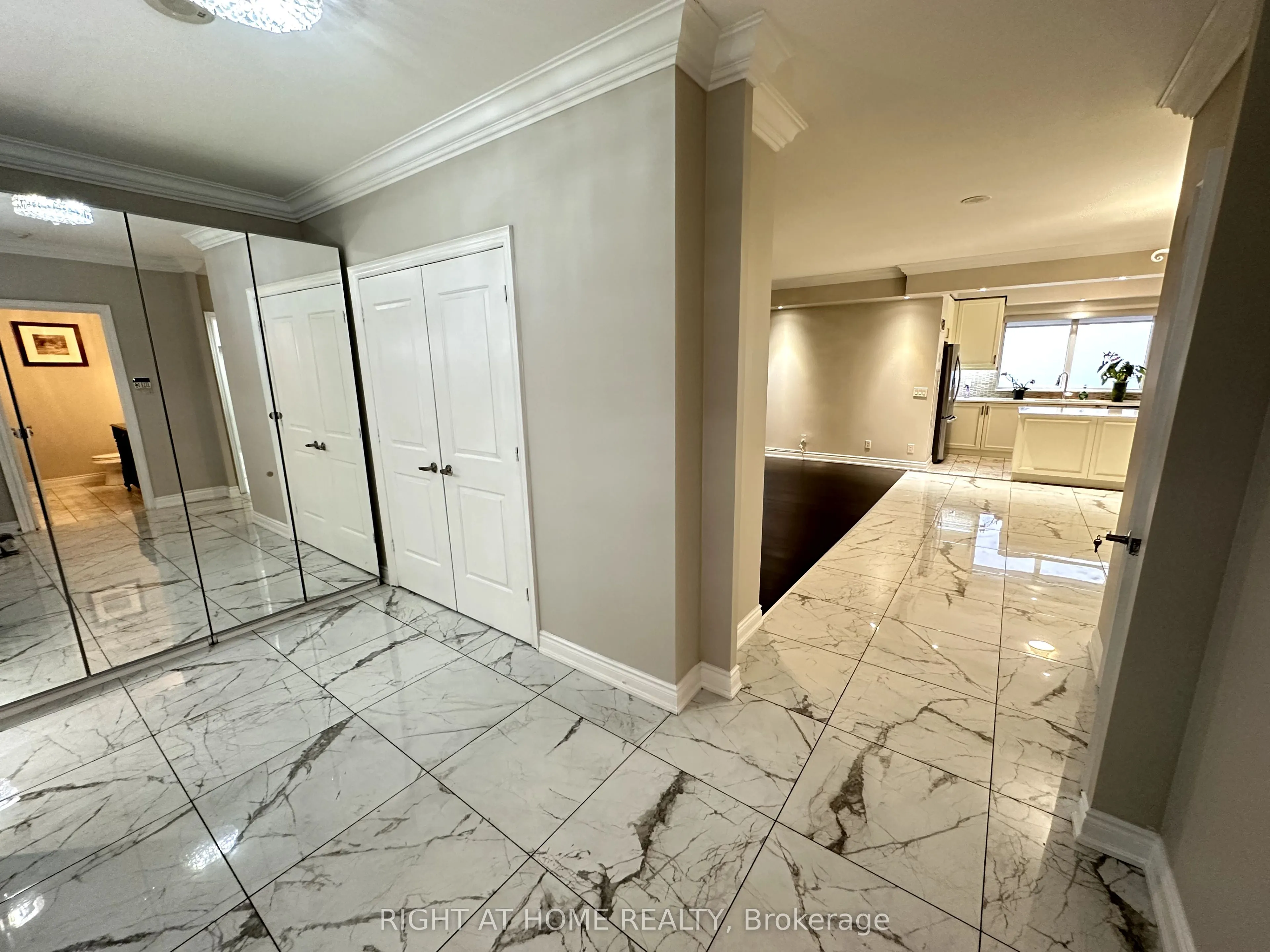 9245 Jane Street, #1604