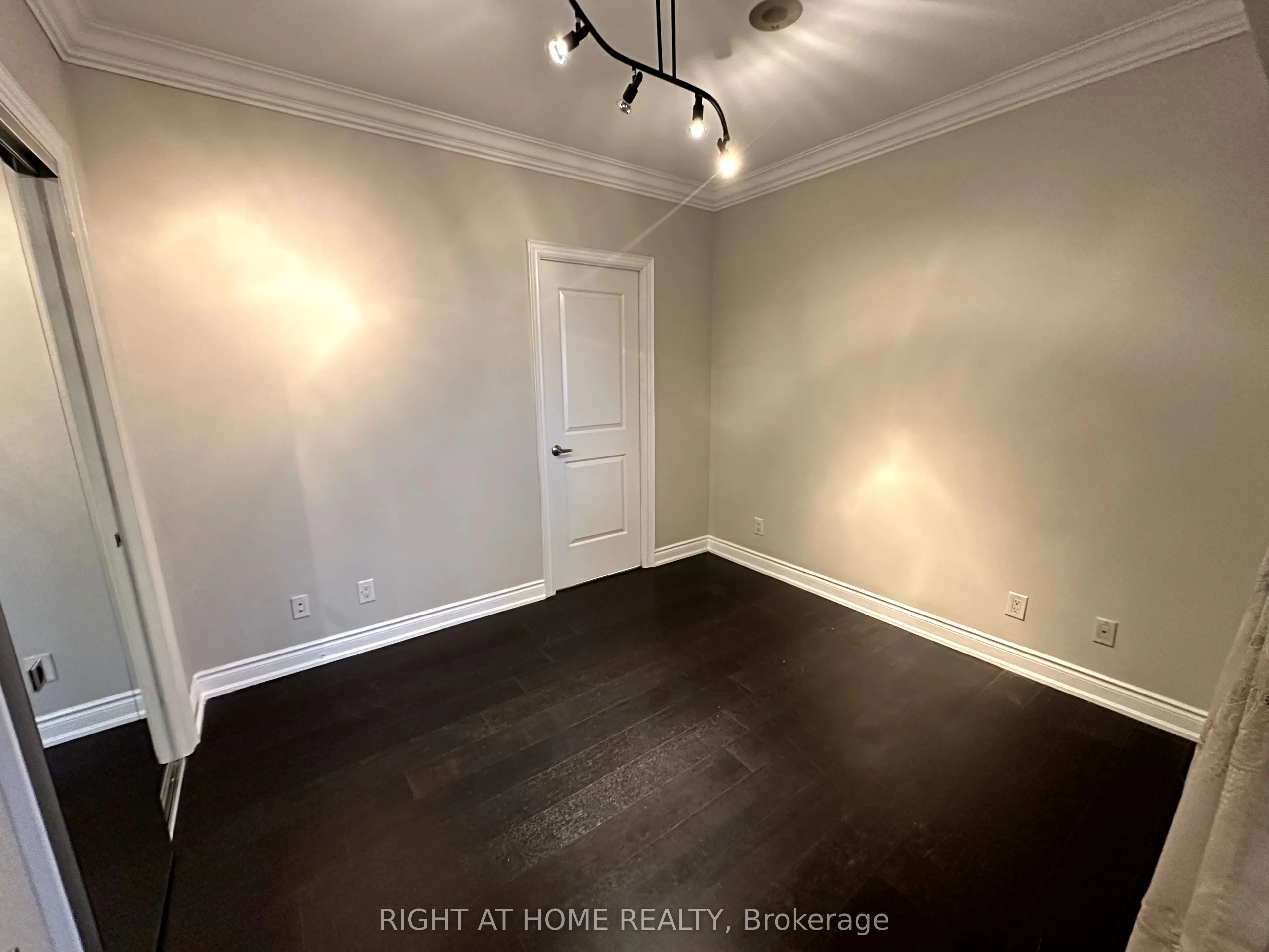 9245 Jane Street, #1604
