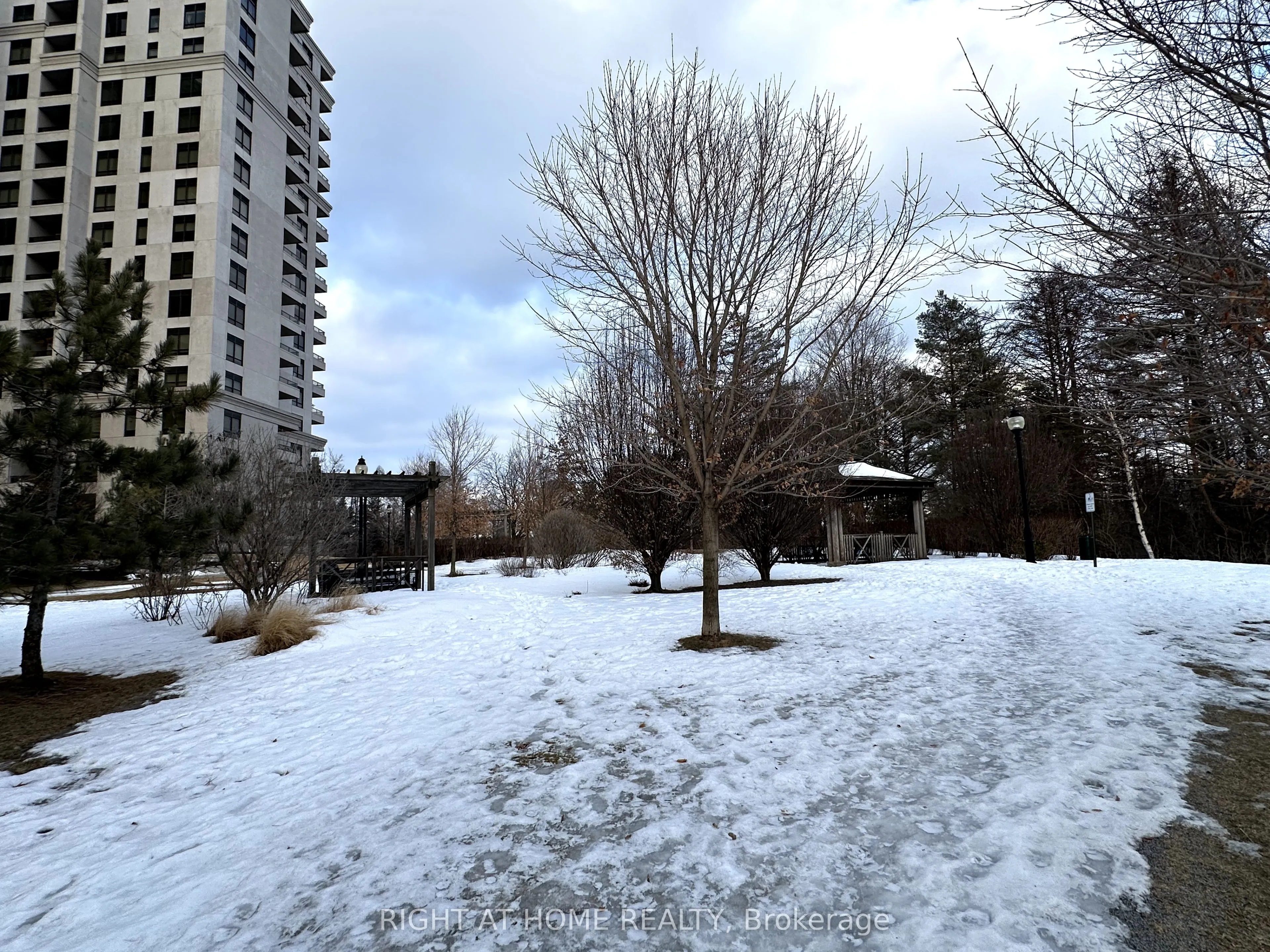 9245 Jane Street, #1604