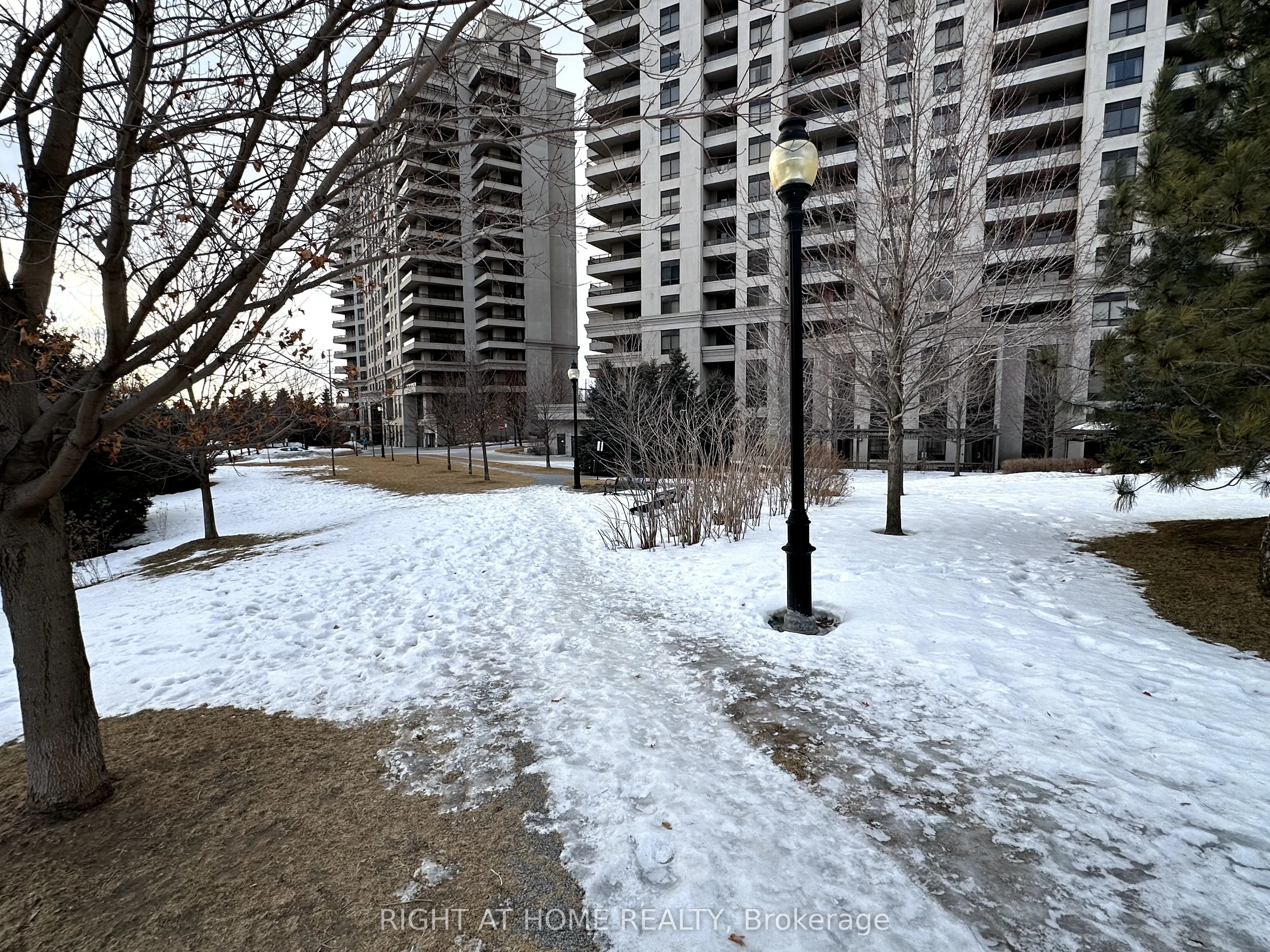 9245 Jane Street, #1604