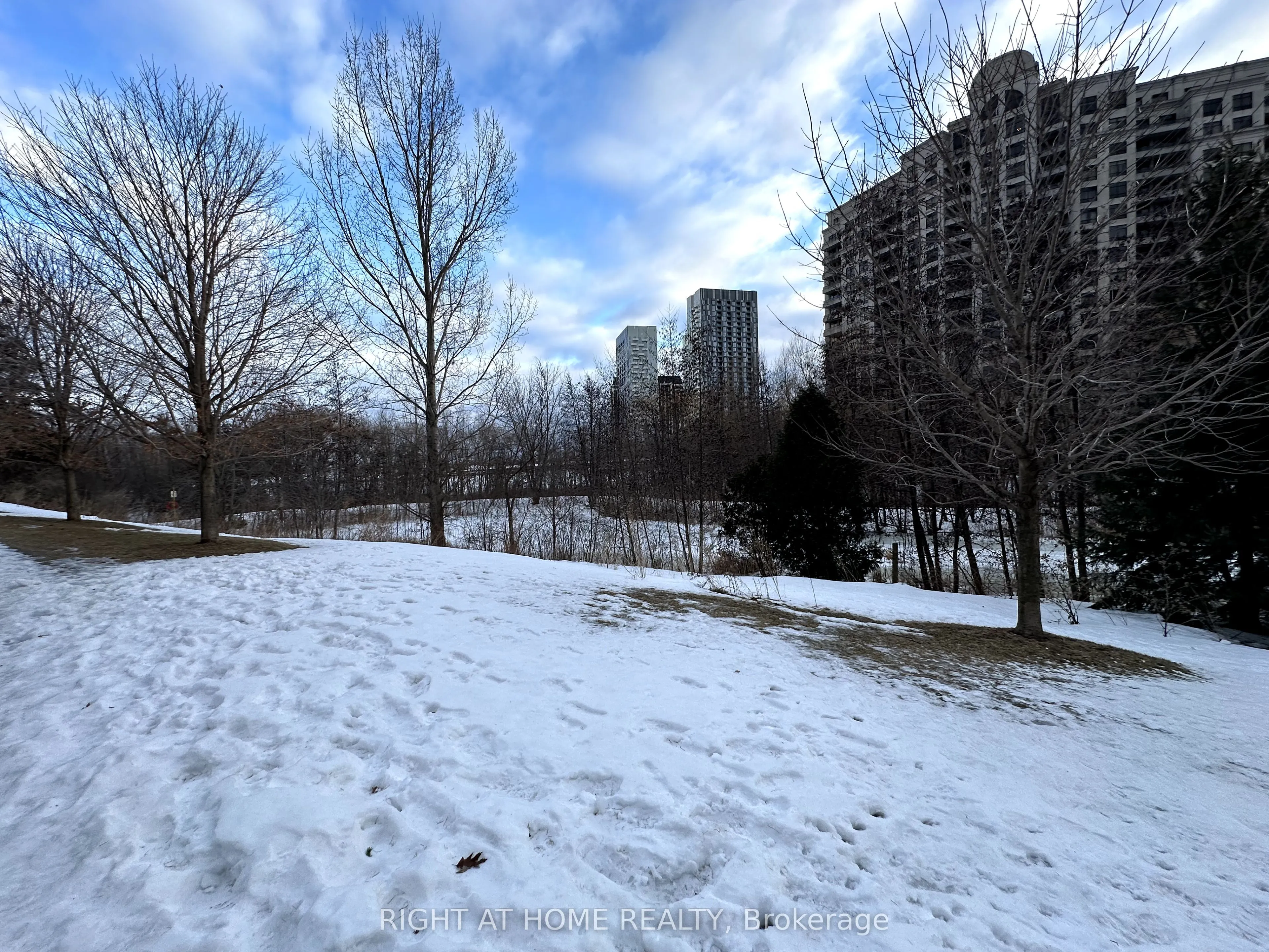 9245 Jane Street, #1604