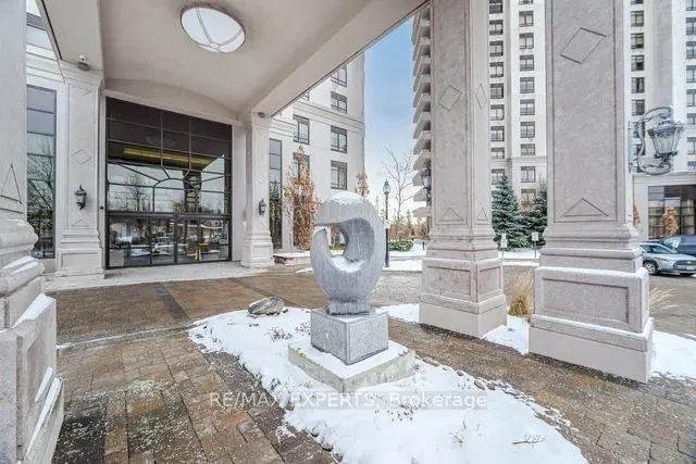 9255 Jane Street, #809