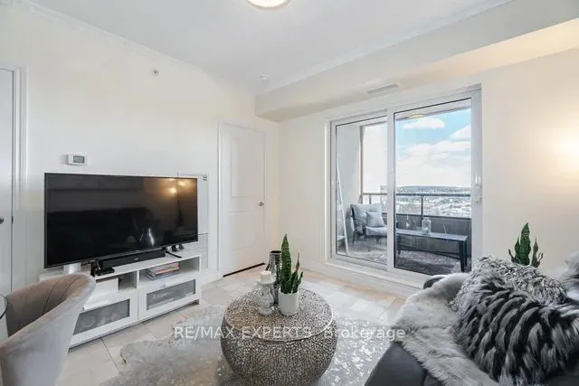 9255 Jane Street, #809
