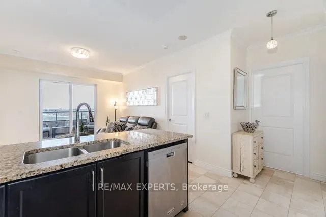 9255 Jane Street, #809