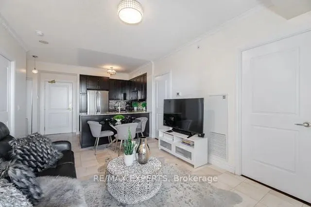 9255 Jane Street, #809