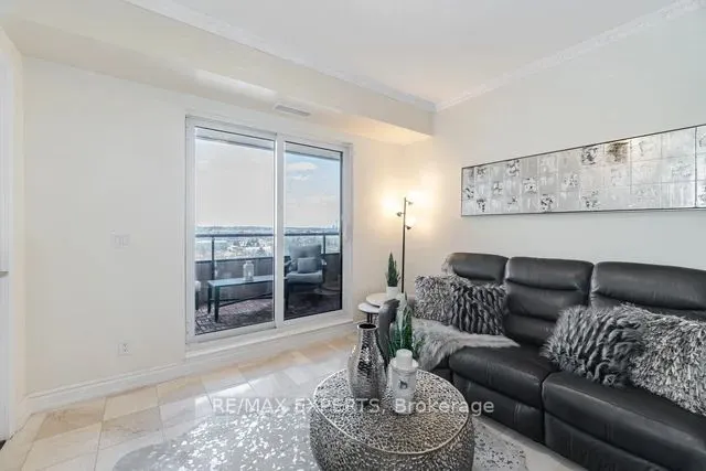 9255 Jane Street, #809