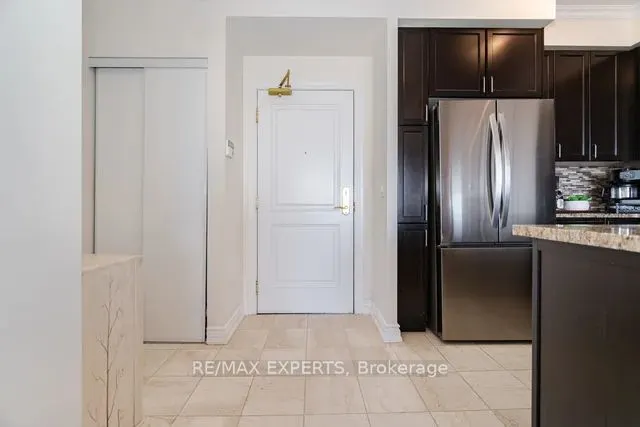 9255 Jane Street, #809