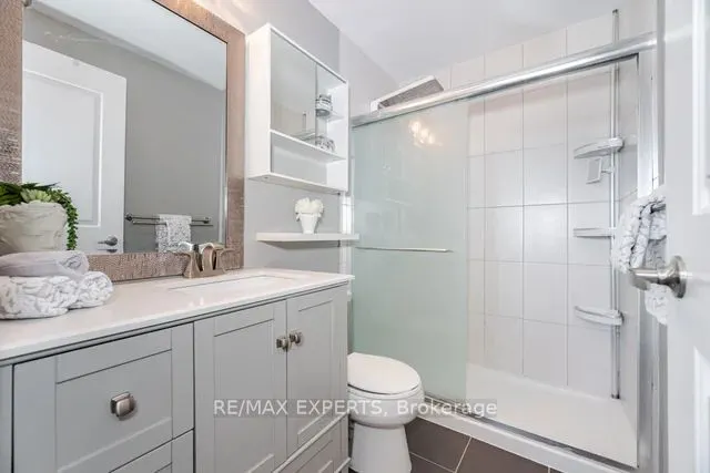 9255 Jane Street, #809