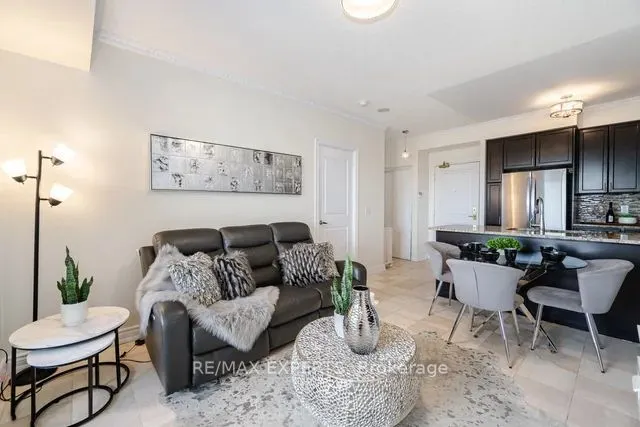 9255 Jane Street, #809