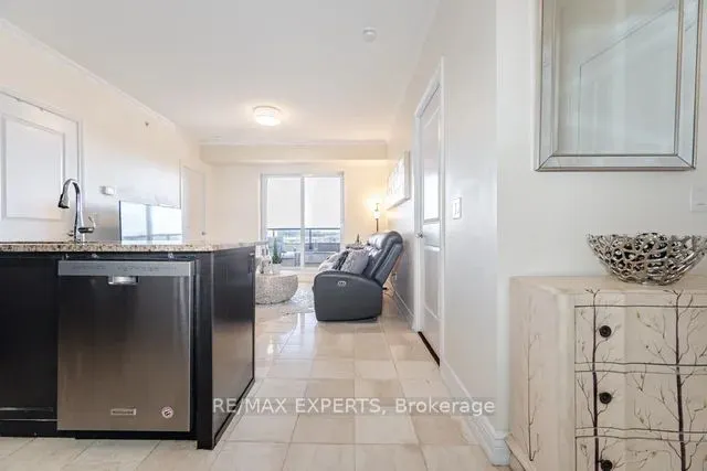 9255 Jane Street, #809