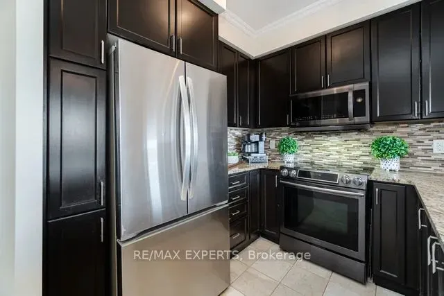 9255 Jane Street, #809