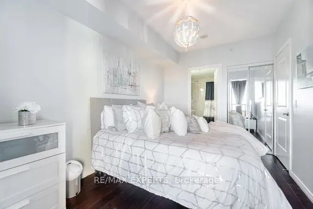 9255 Jane Street, #809