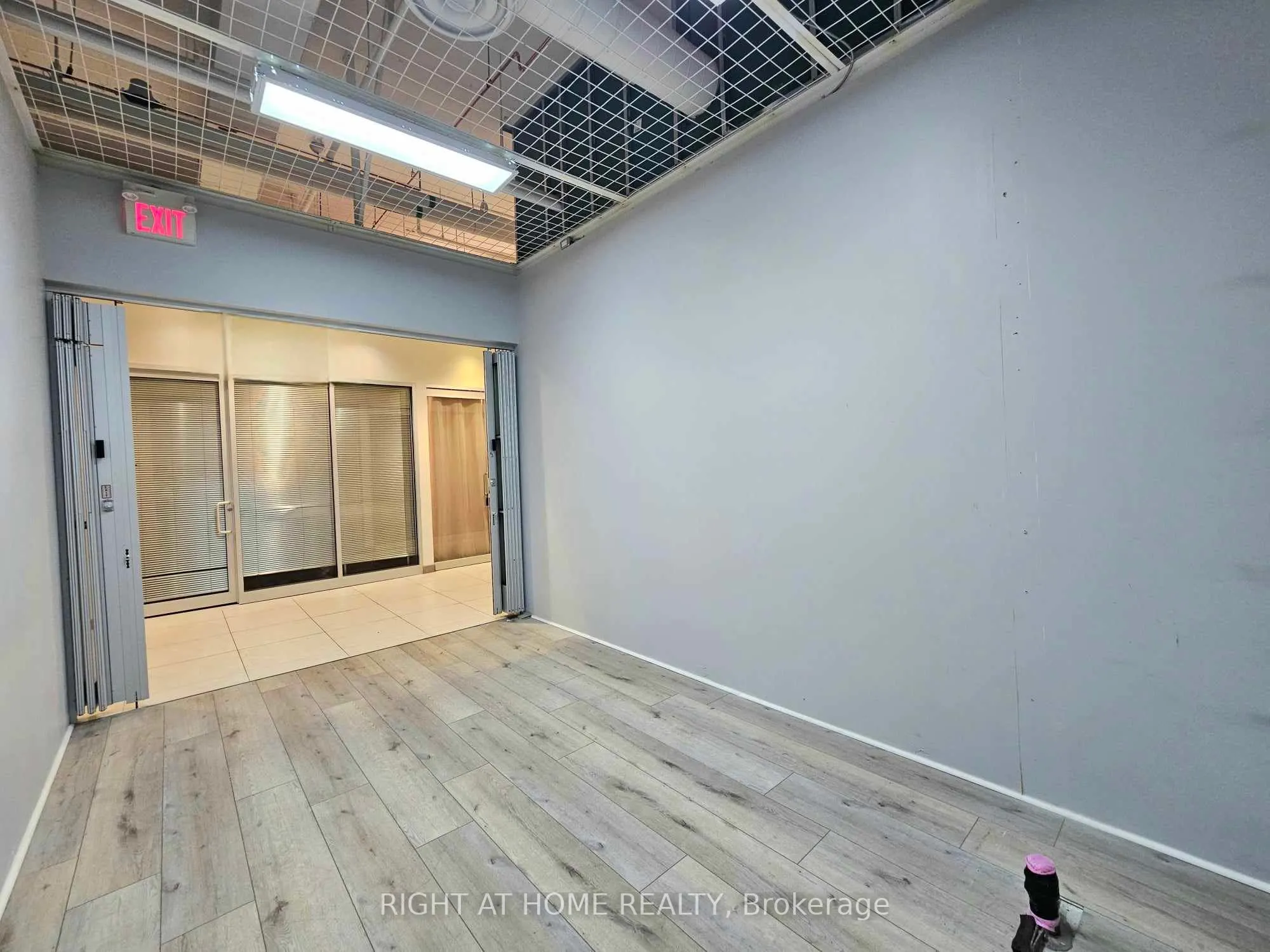 7181 Yonge Street, #214
