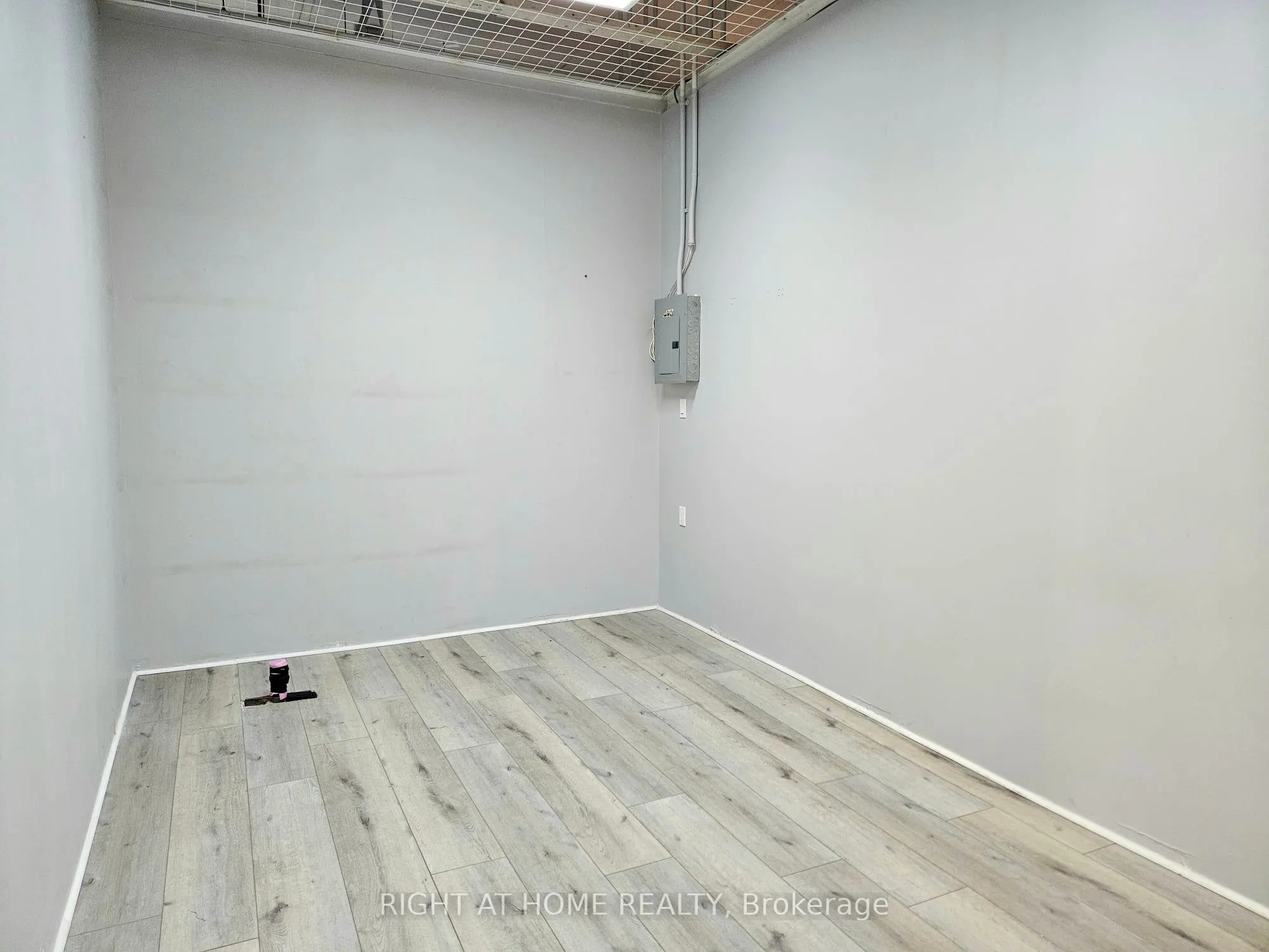 7181 Yonge Street, #214