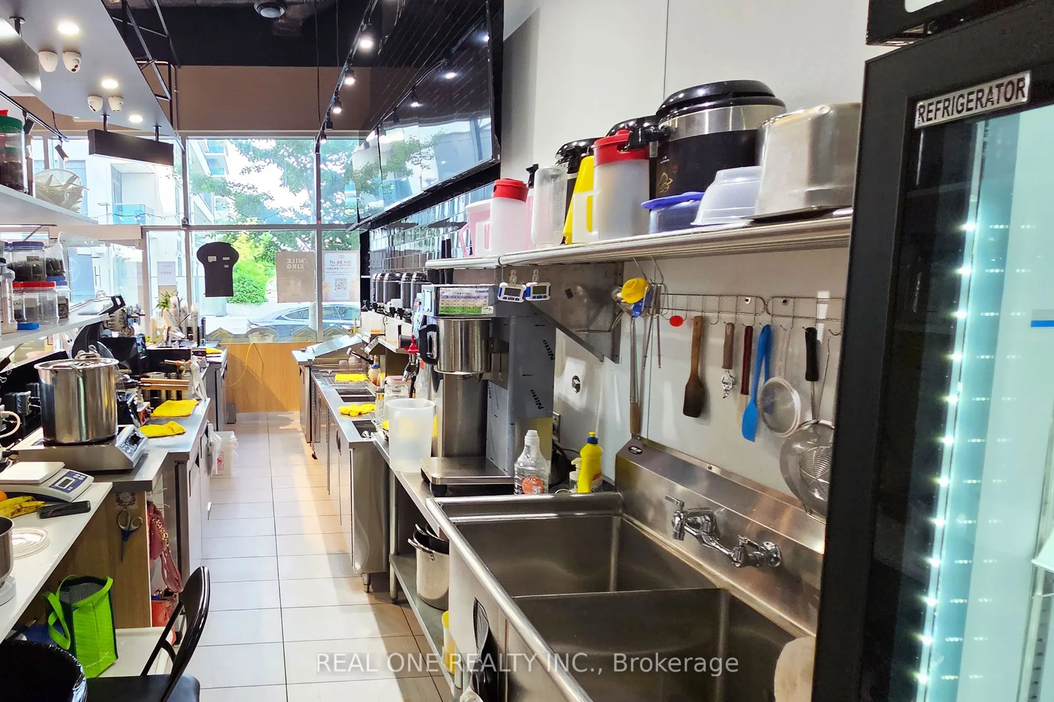 7163 Yonge Street, #101
