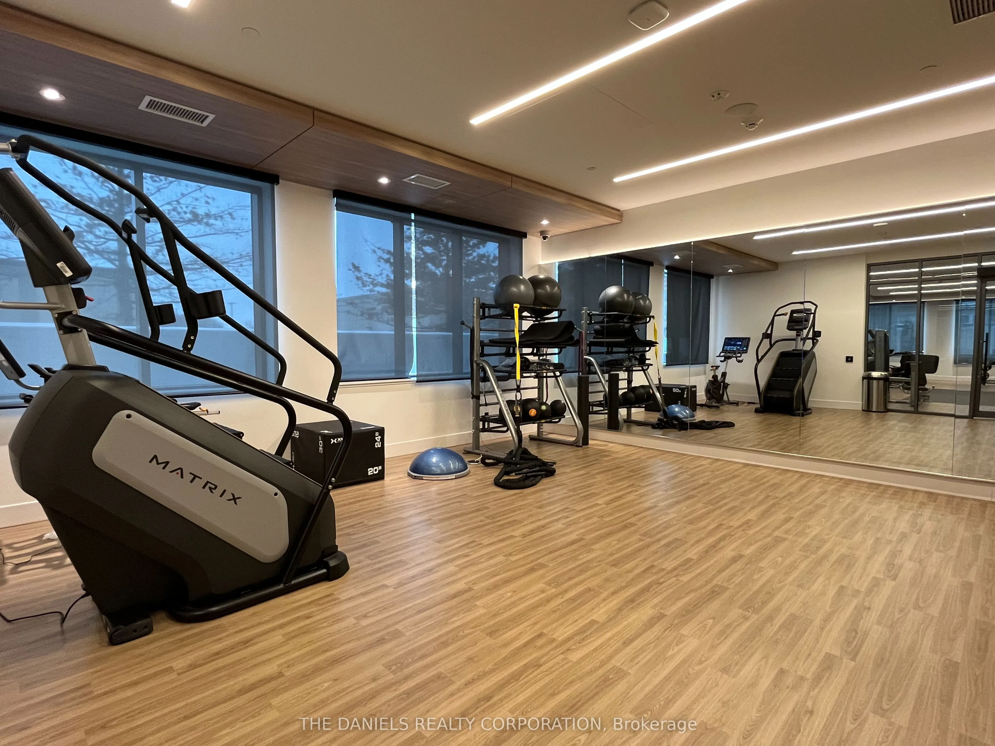 8 Beverley Glen Boulevard #1010