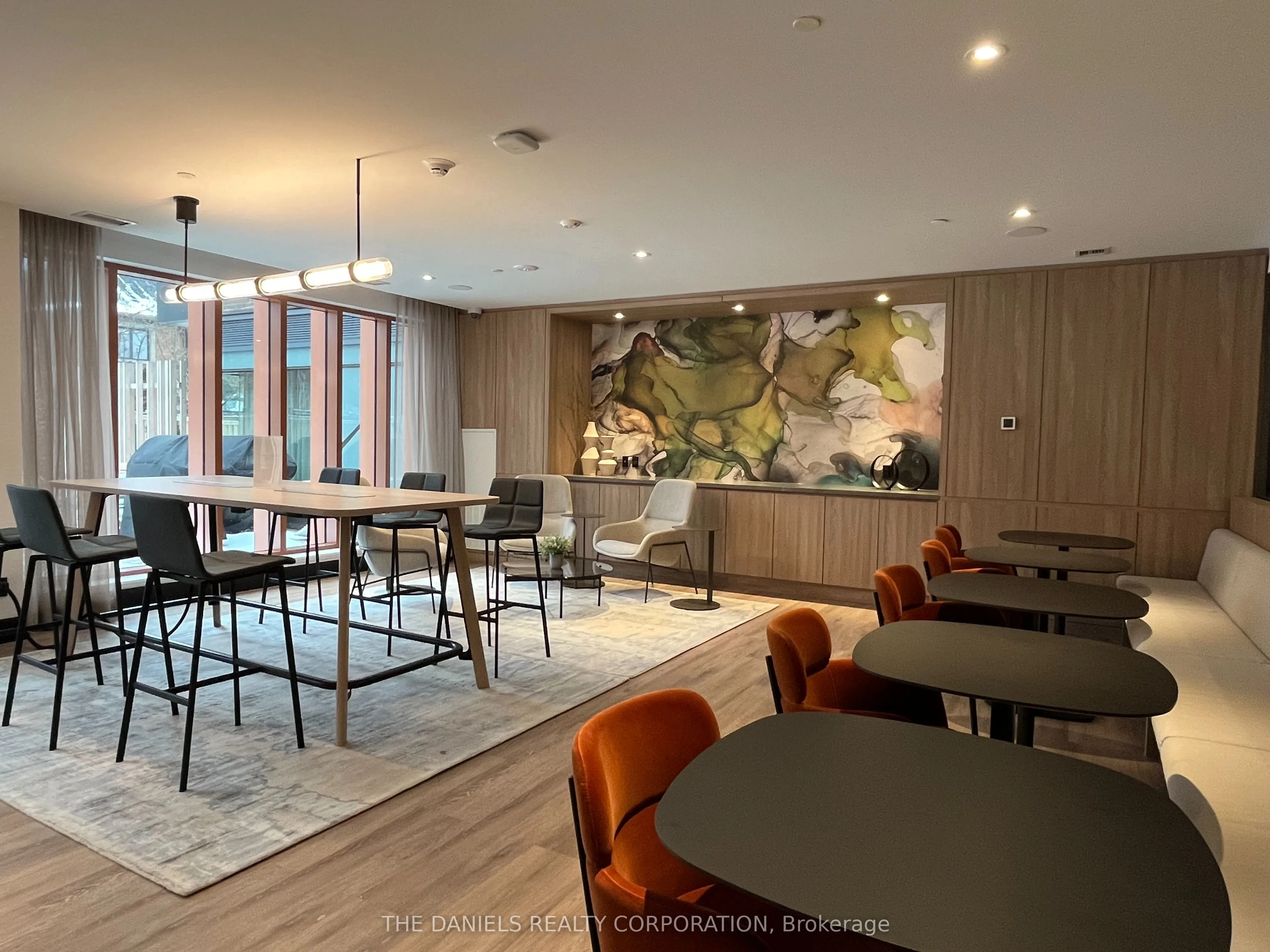 8 Beverley Glen Boulevard #1010