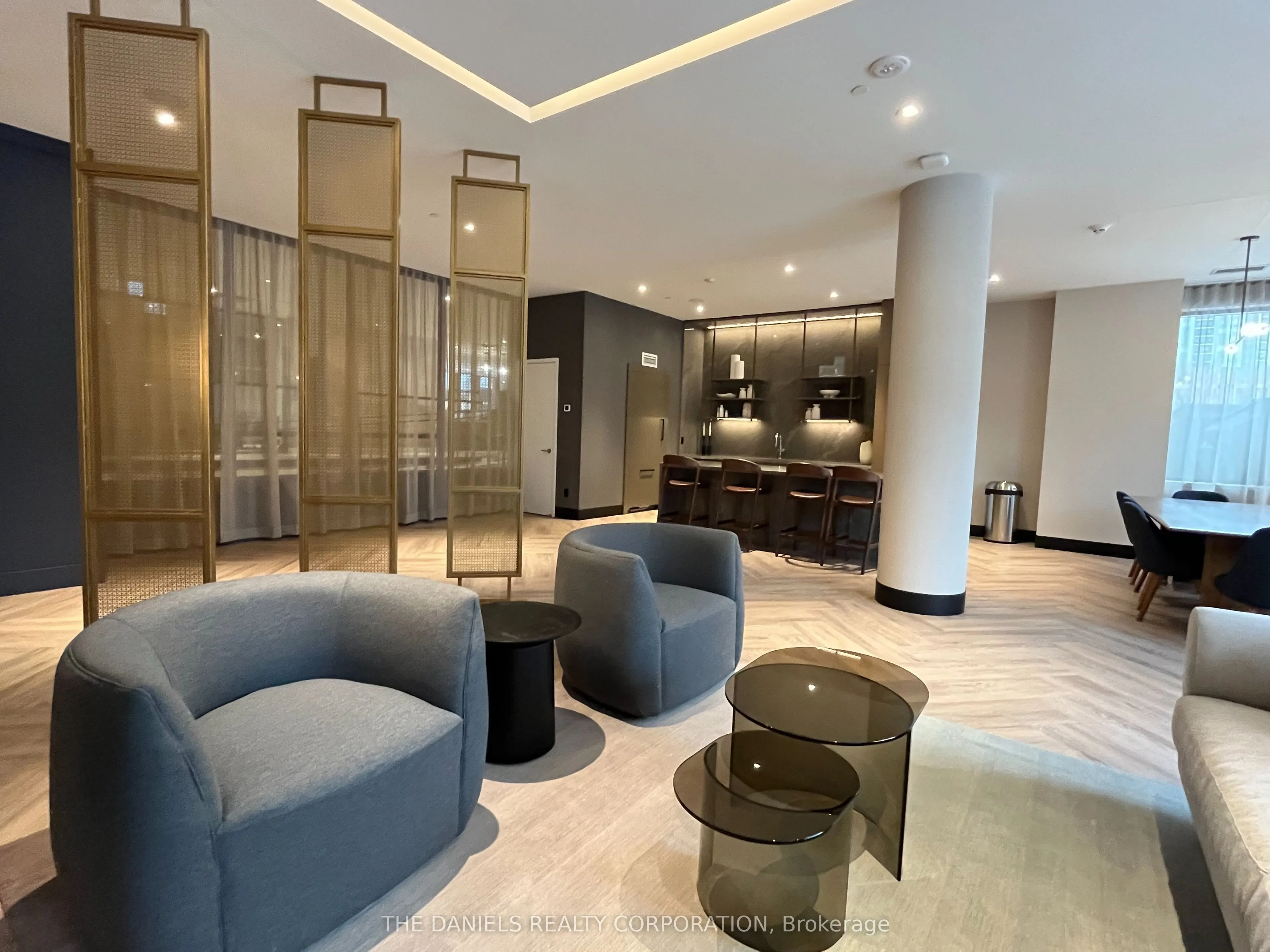 8 Beverley Glen Boulevard #1010