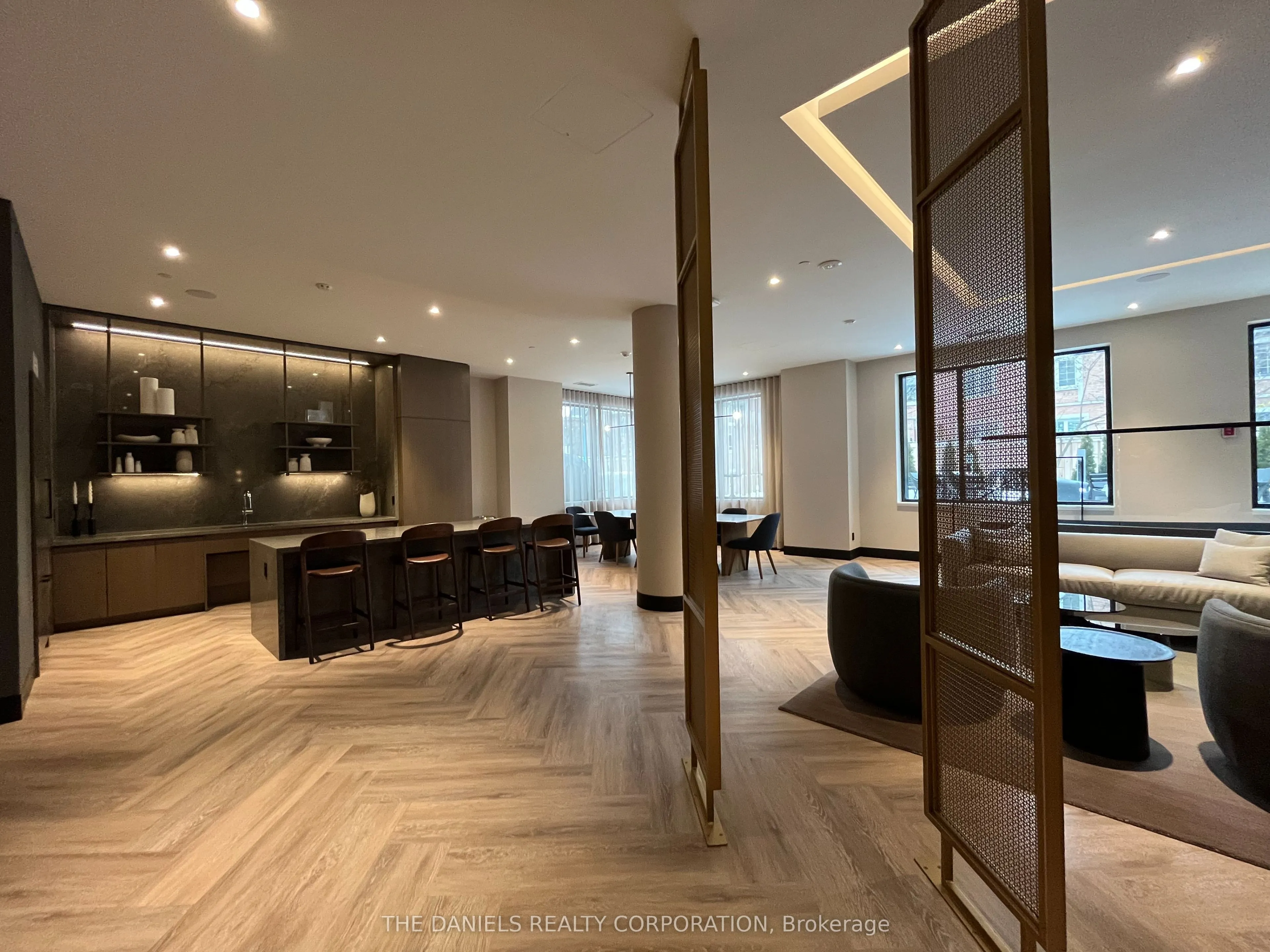 8 Beverley Glen Boulevard #1010