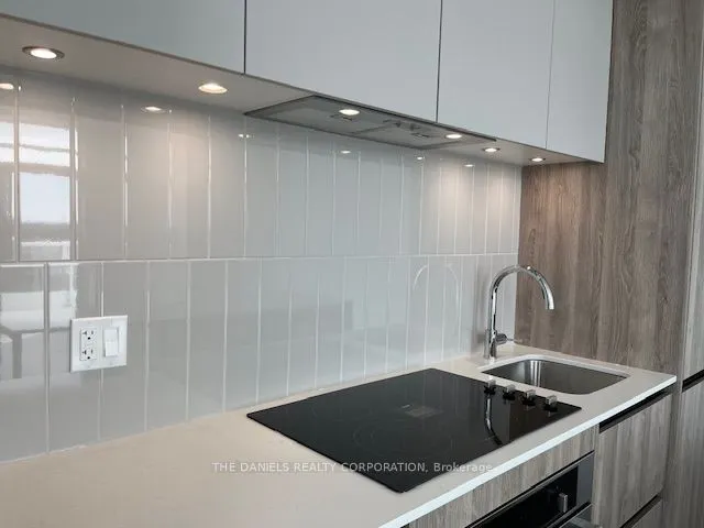 8 Beverley Glen Boulevard #1010