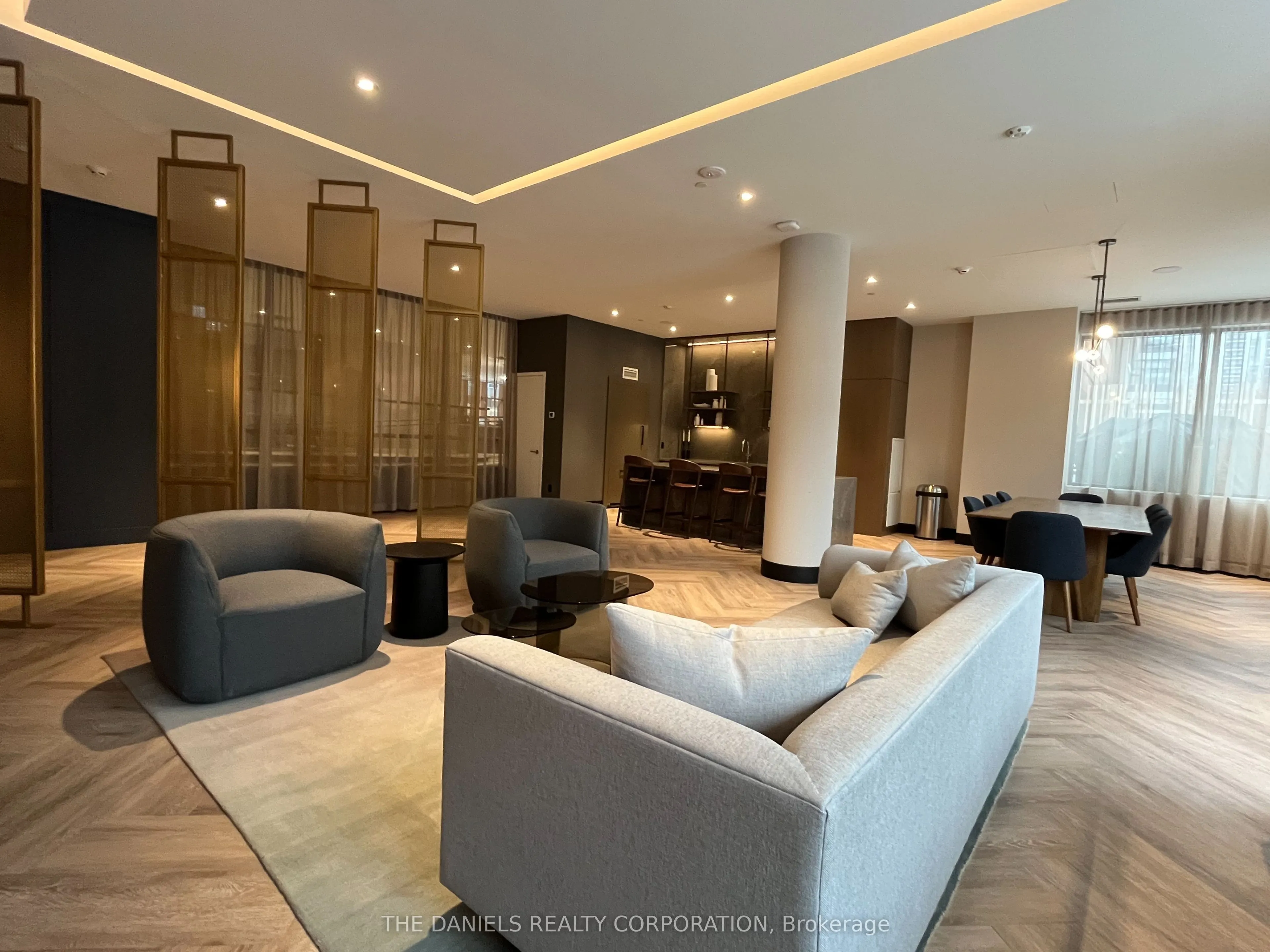 8 Beverley Glen Boulevard #1010