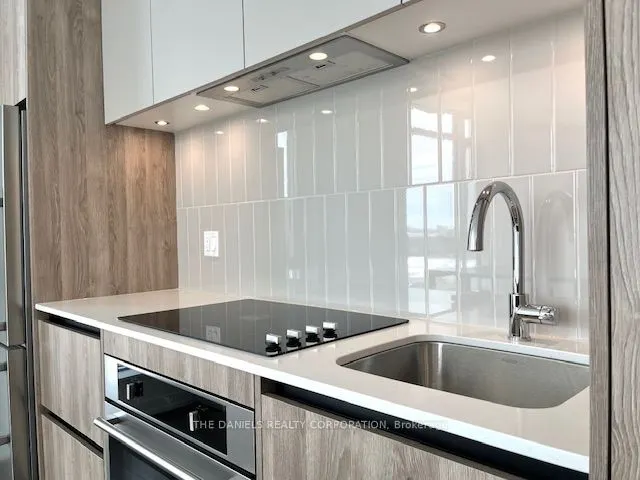 8 Beverley Glen Boulevard #1010