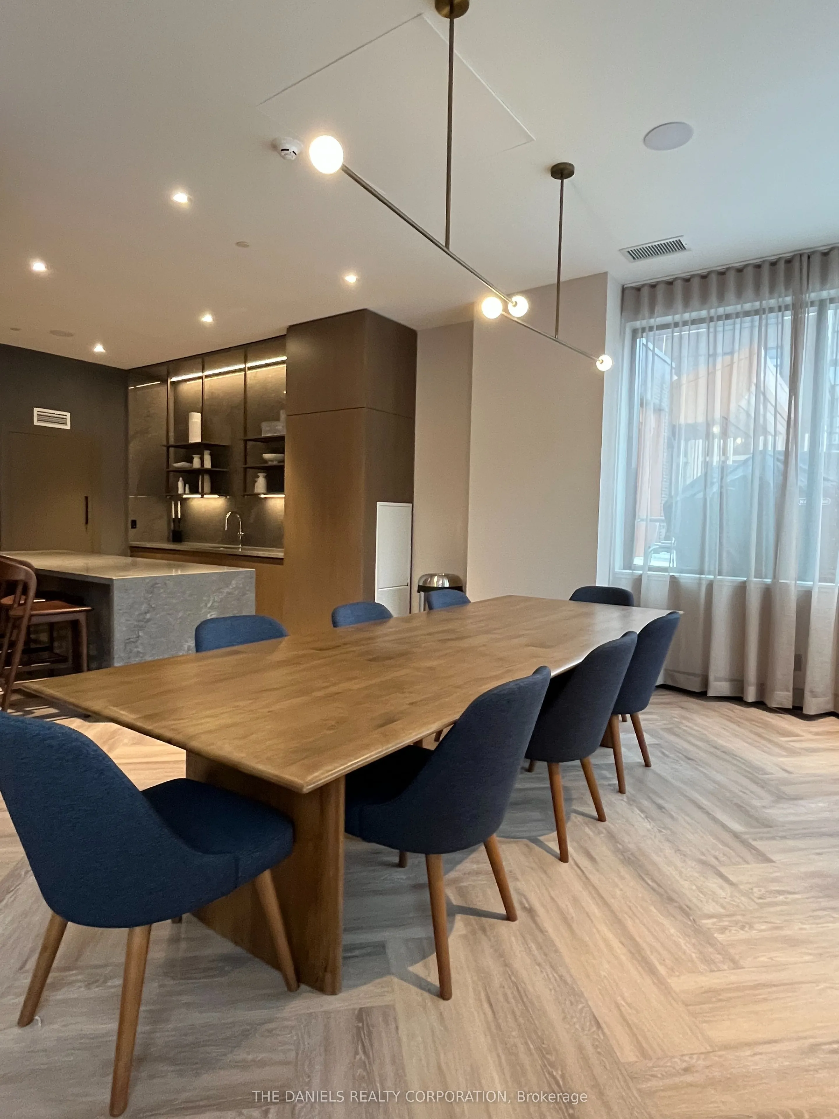 8 Beverley Glen Boulevard #1010