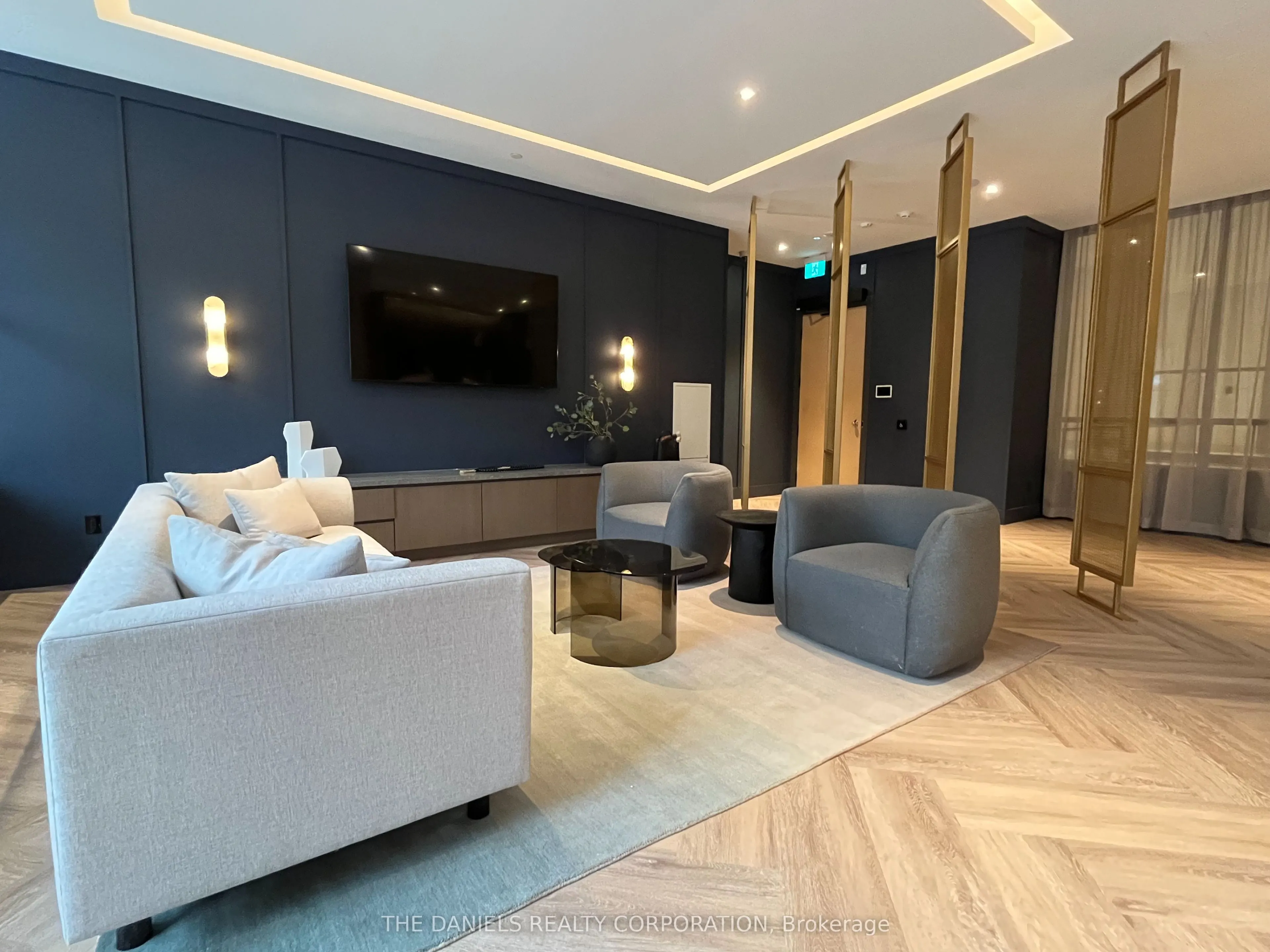 8 Beverley Glen Boulevard #1010