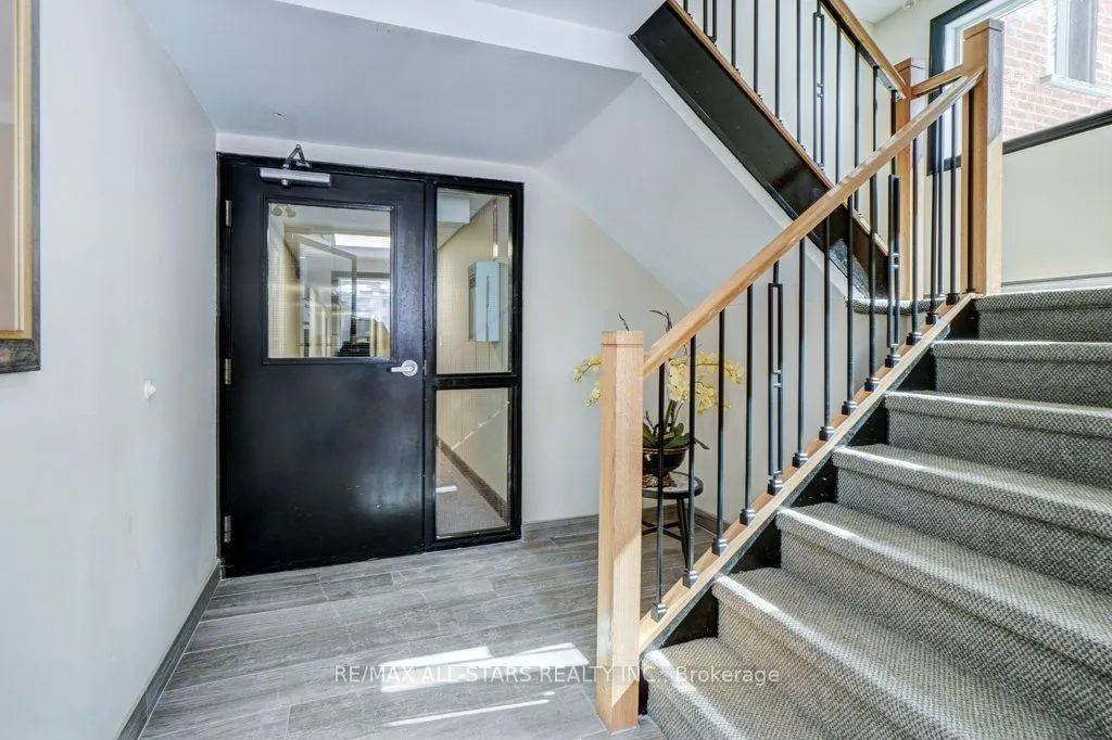 219 Main Street N, #306
