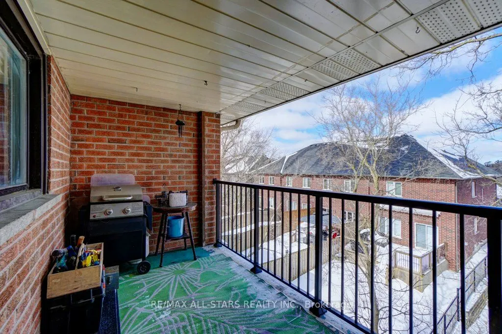 219 Main Street N, #306