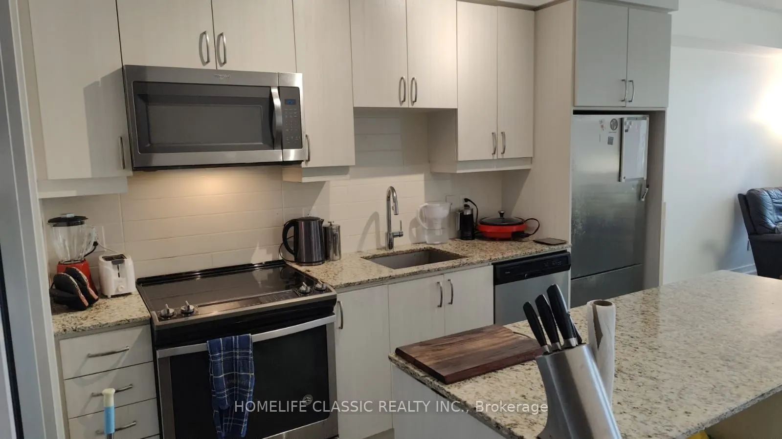 9191 Yonge Street, #613