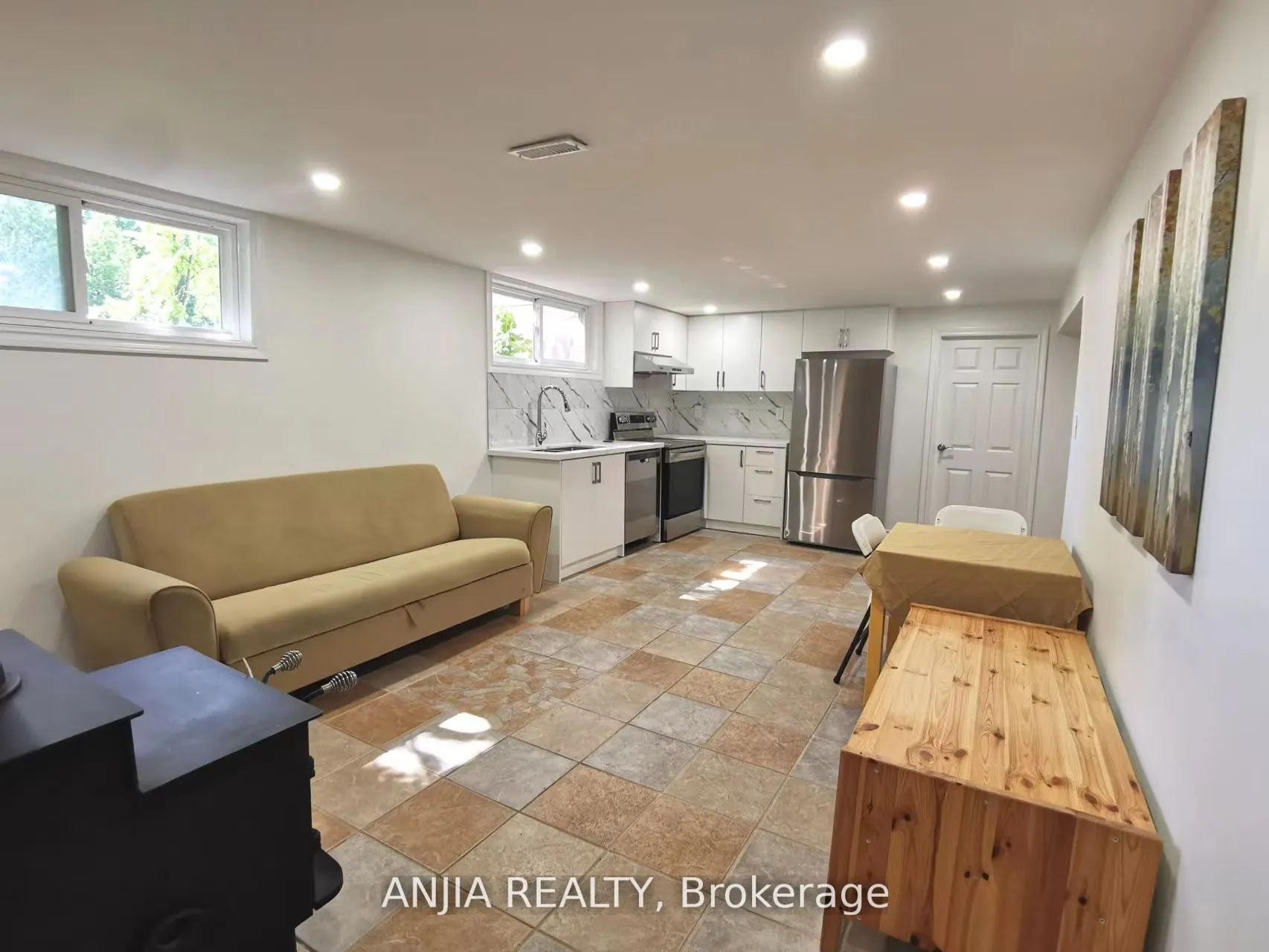 442 Bonita Crescent
