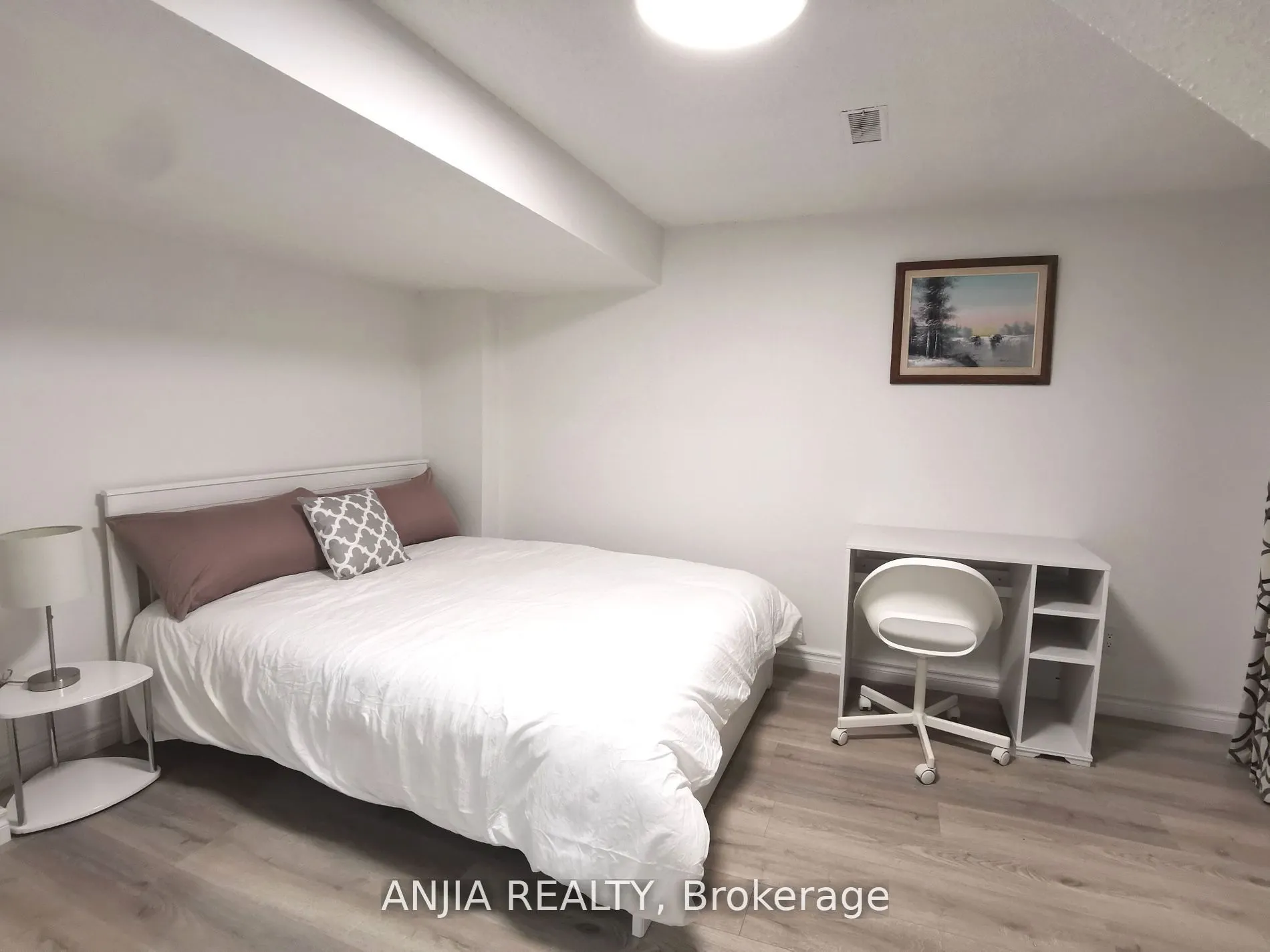 442 Bonita Crescent