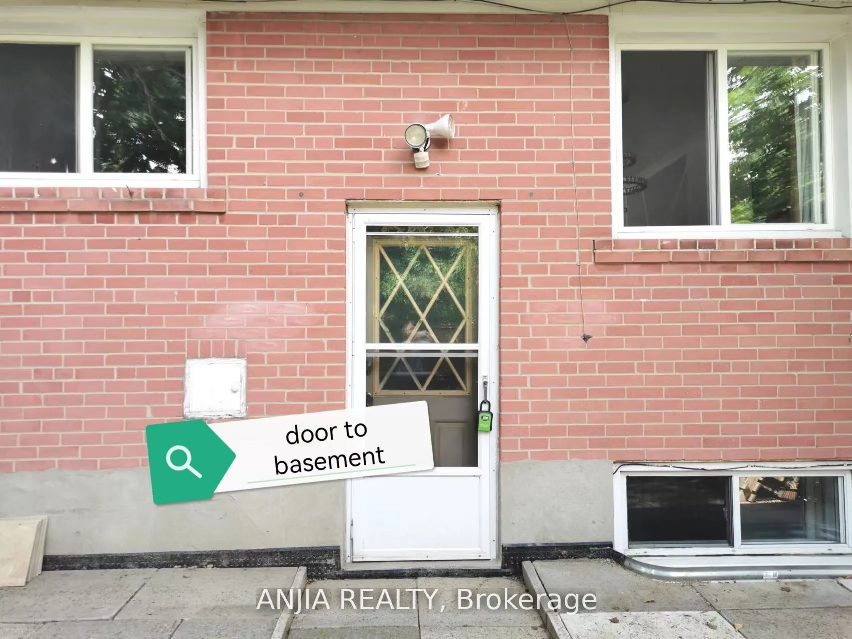 442 Bonita Crescent