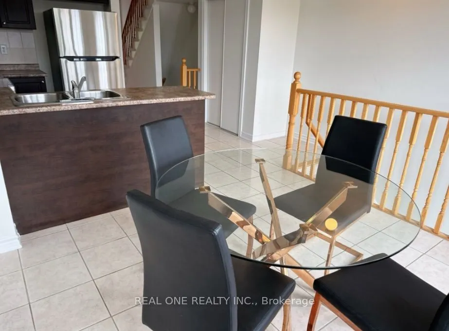 343 Caboto Trail, #Upper