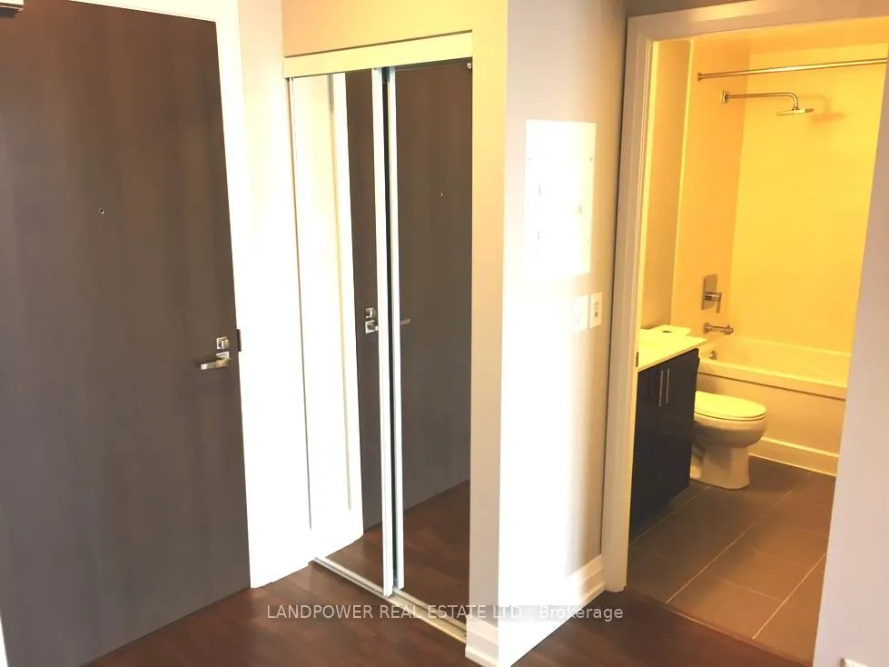 7161 Yonge Street, #820