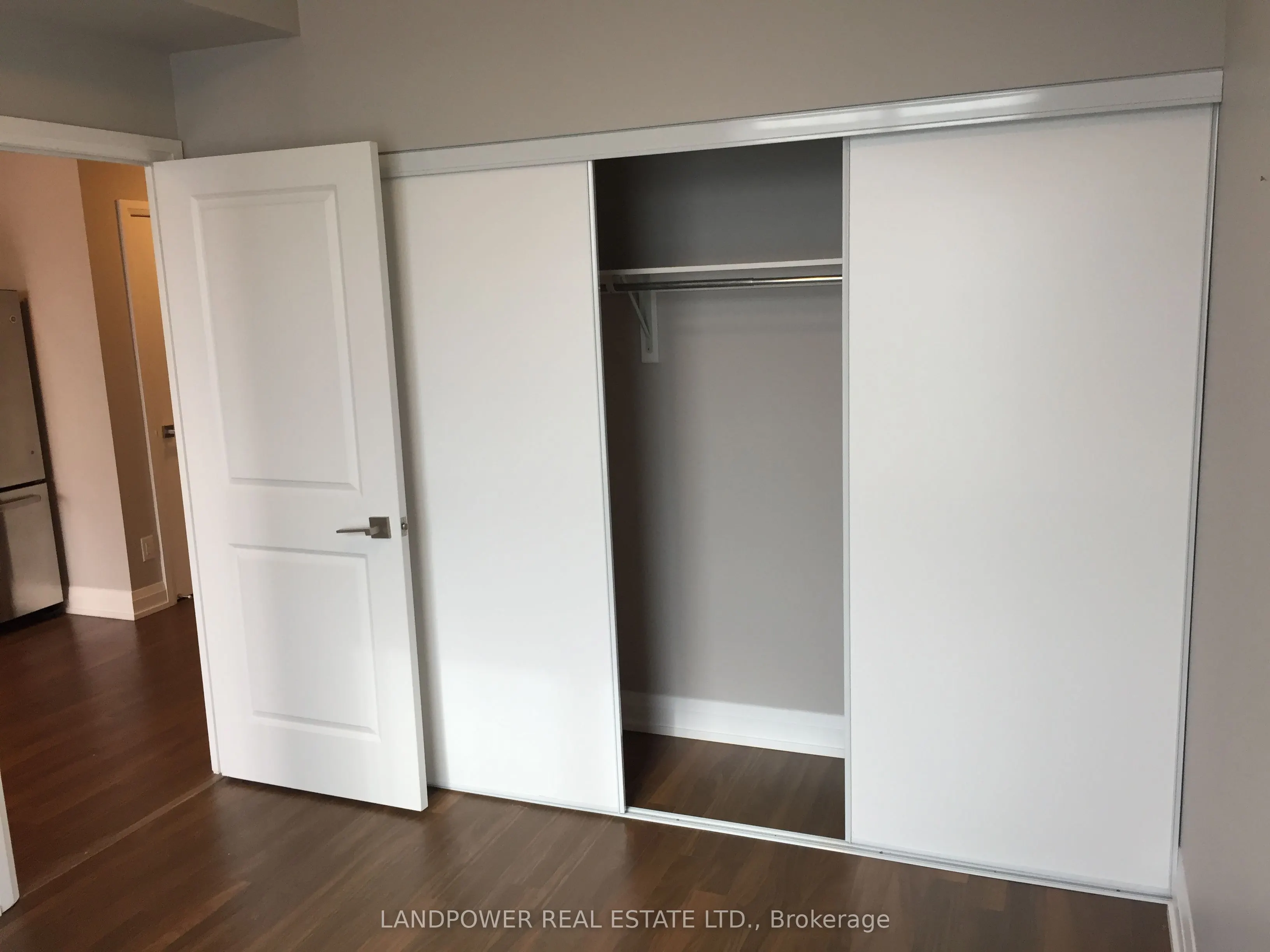 7161 Yonge Street, #820