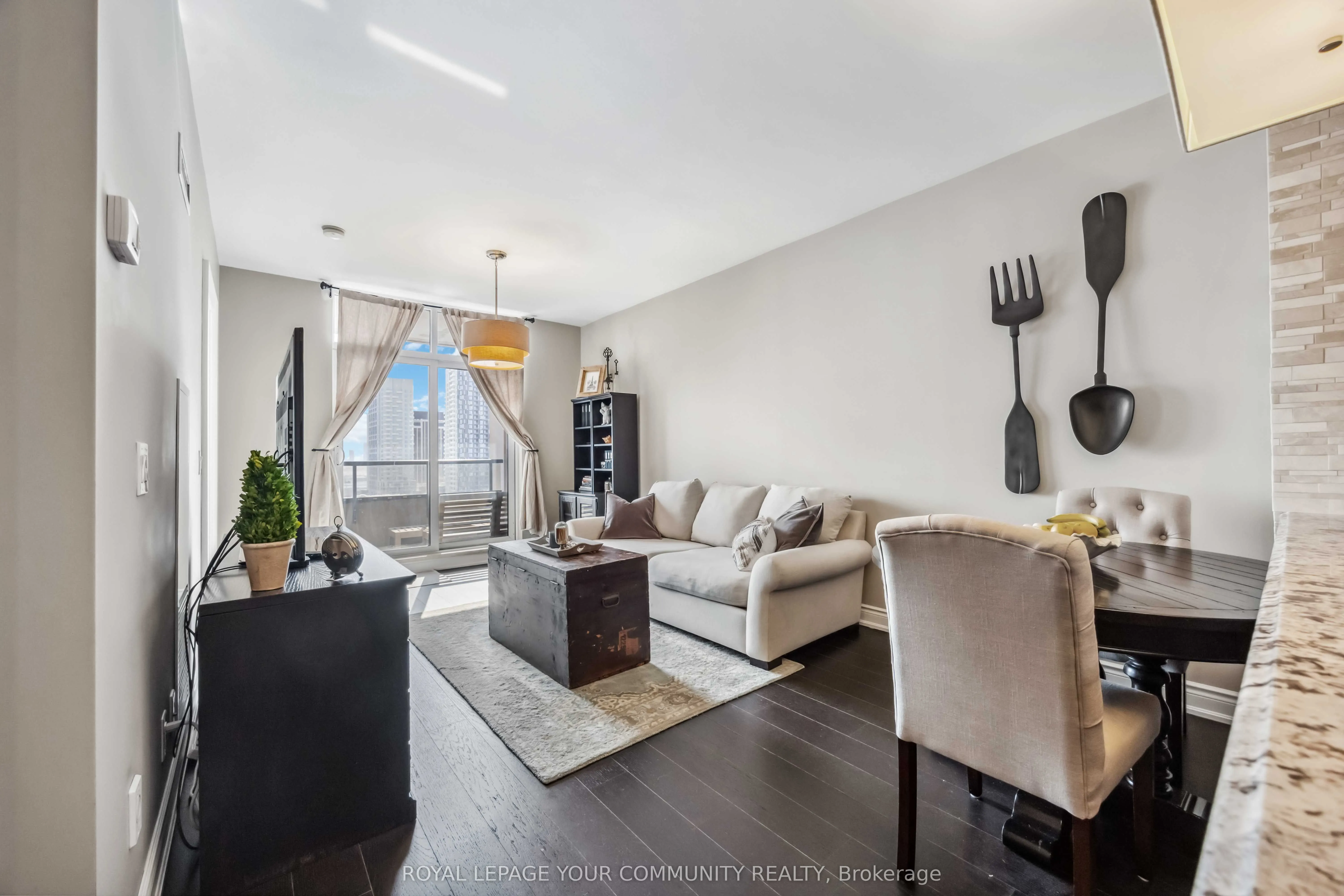 9245 Jane Street, #1209