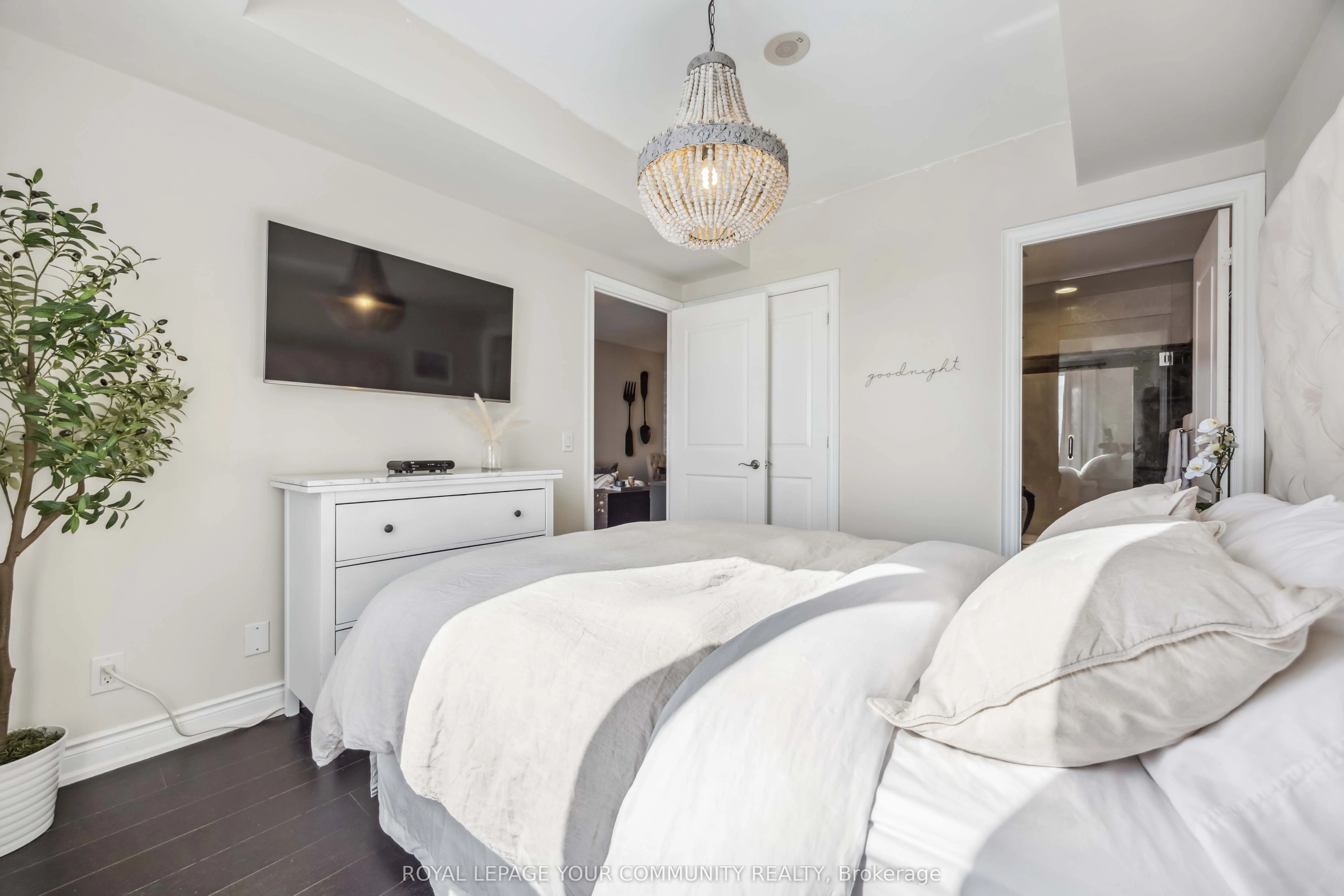 9245 Jane Street, #1209