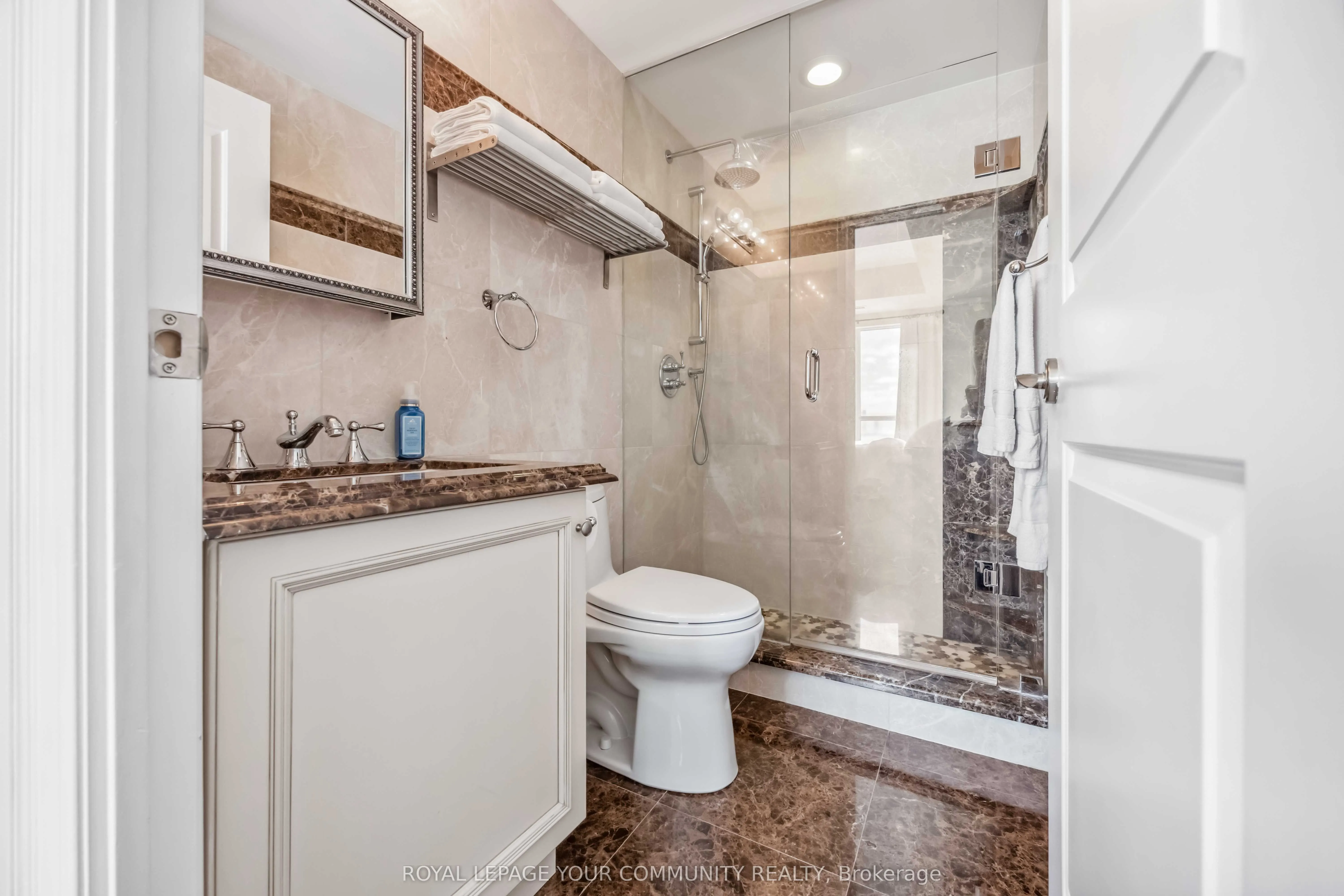 9245 Jane Street, #1209