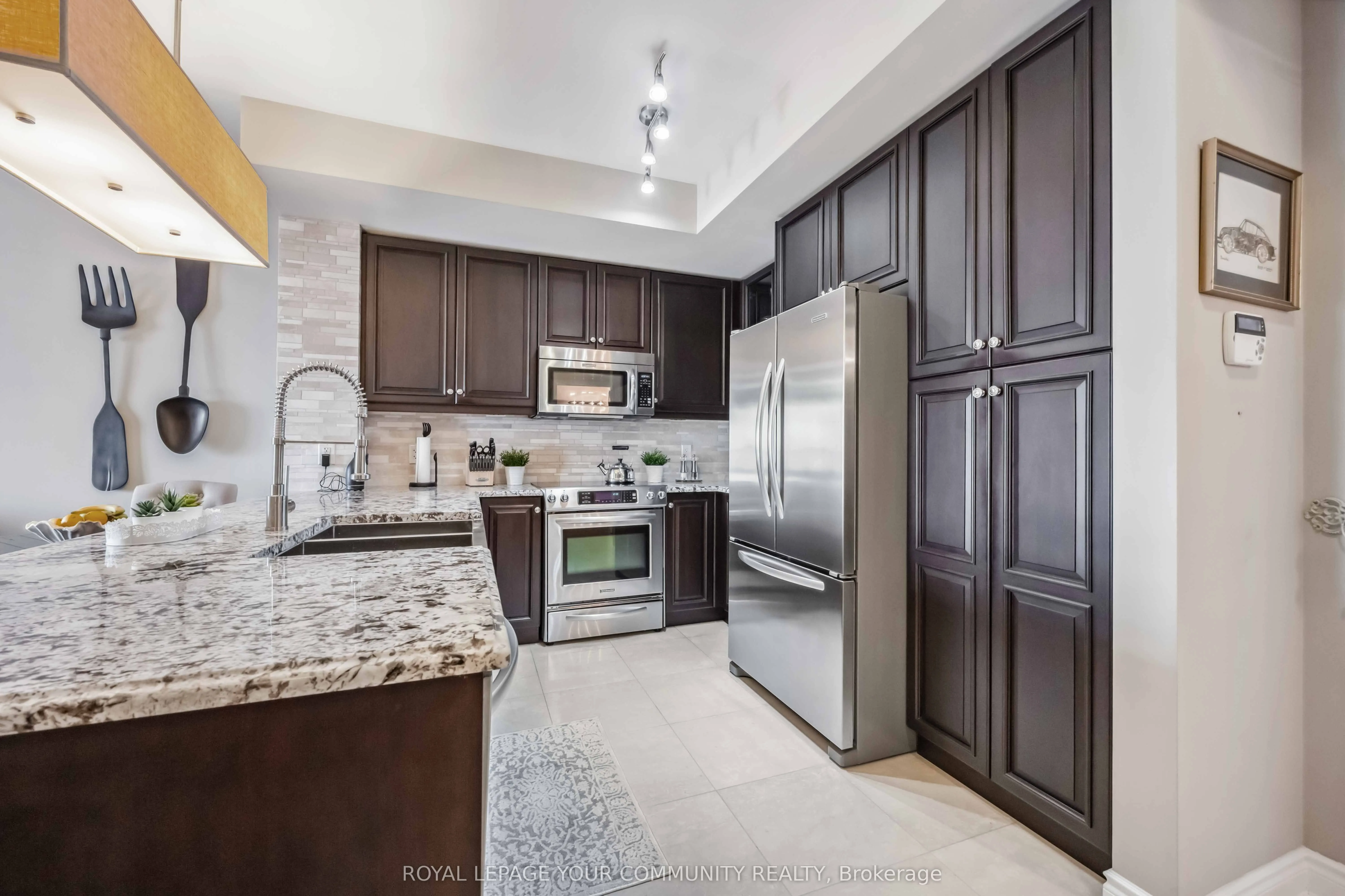 9245 Jane Street, #1209